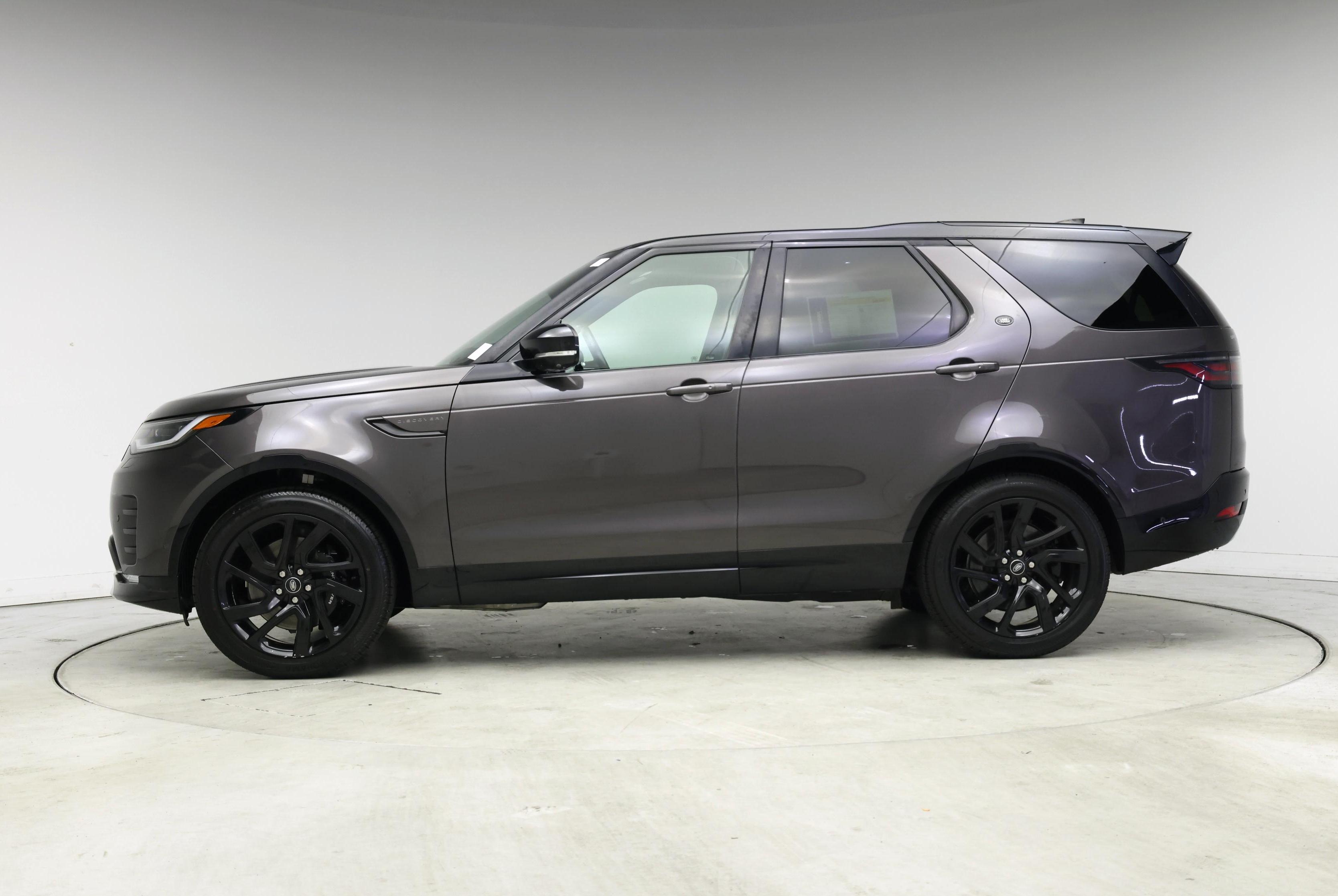 Thumbnail: 2023 Land Rover Discovery - 3