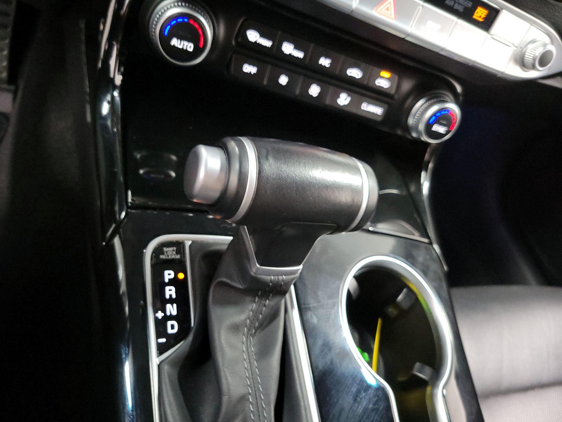 Thumbnail: 2020 Kia Stinger - 16