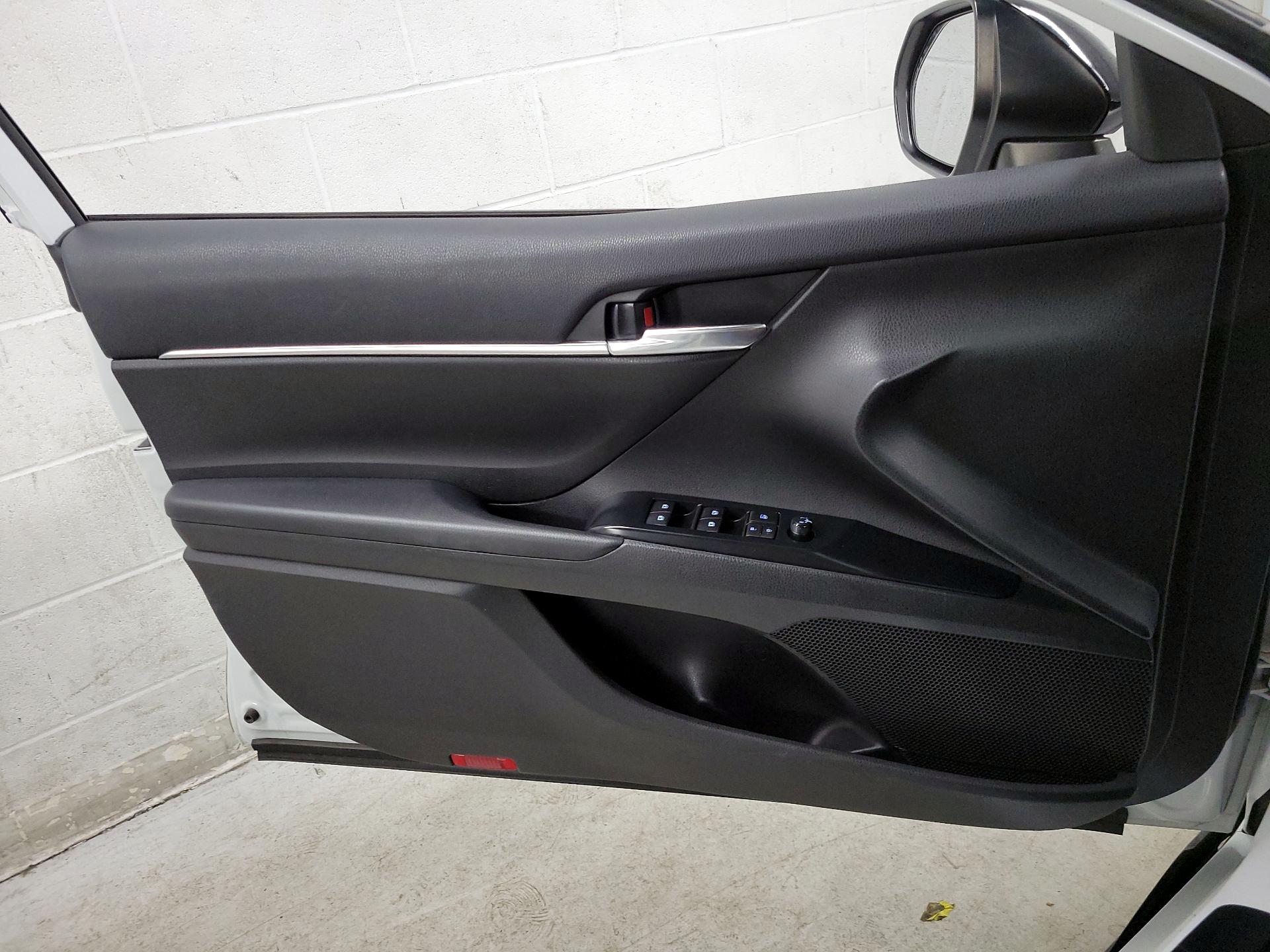 Thumbnail: 2020 Toyota Camry - 12