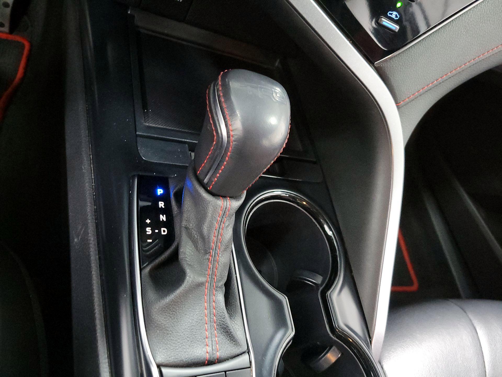 Thumbnail: 2020 Toyota Camry - 16