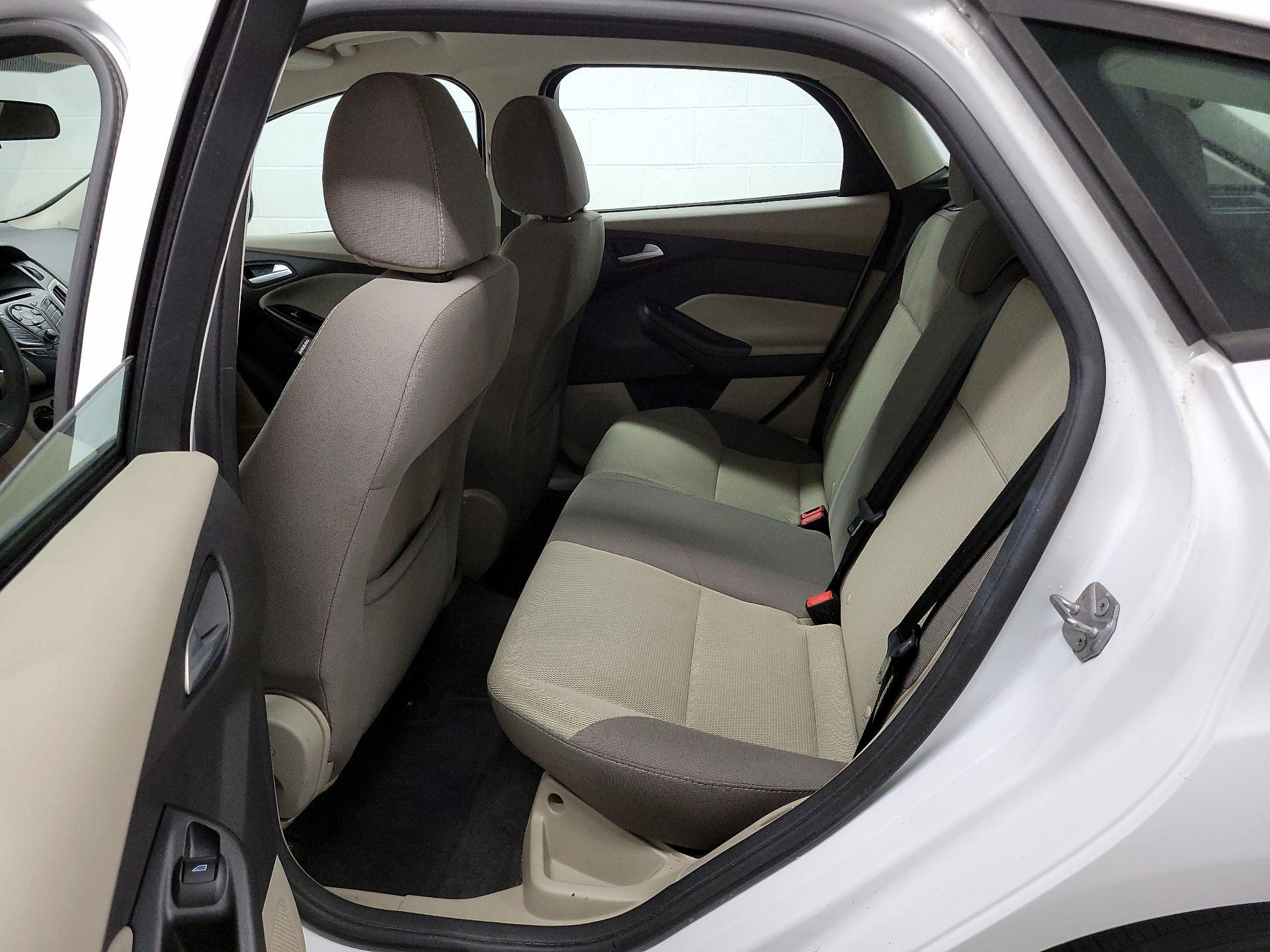 Thumbnail: 2014 Ford Focus - 17