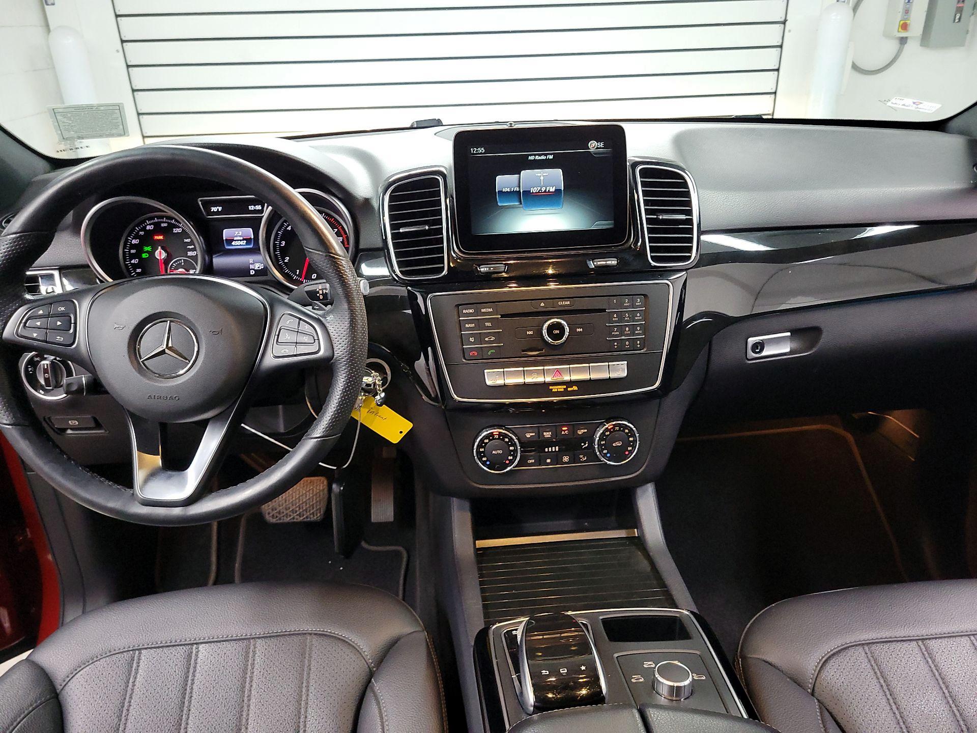 Thumbnail: 2016 Mercedes-Benz GLE - 9