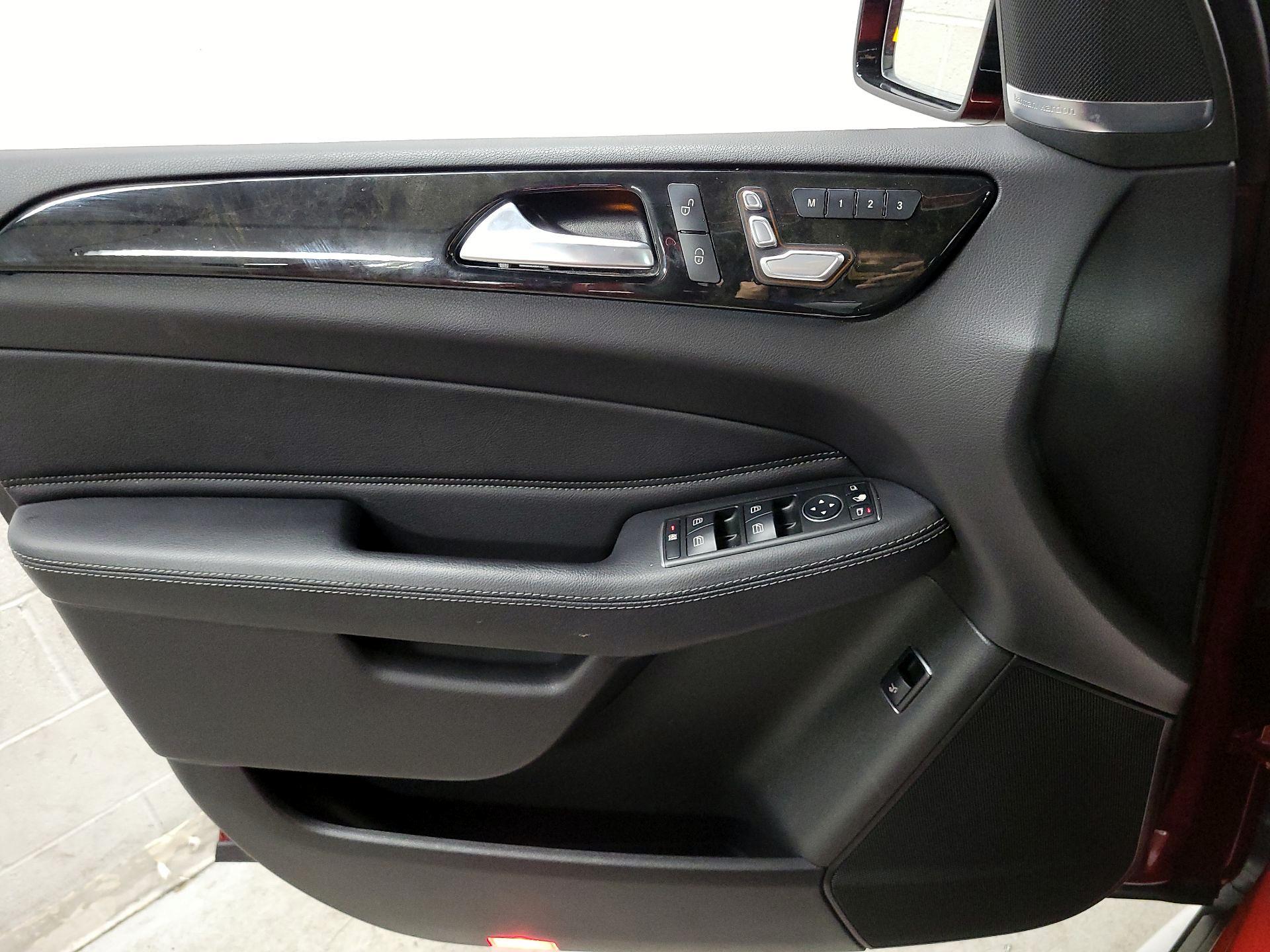 Thumbnail: 2016 Mercedes-Benz GLE - 12