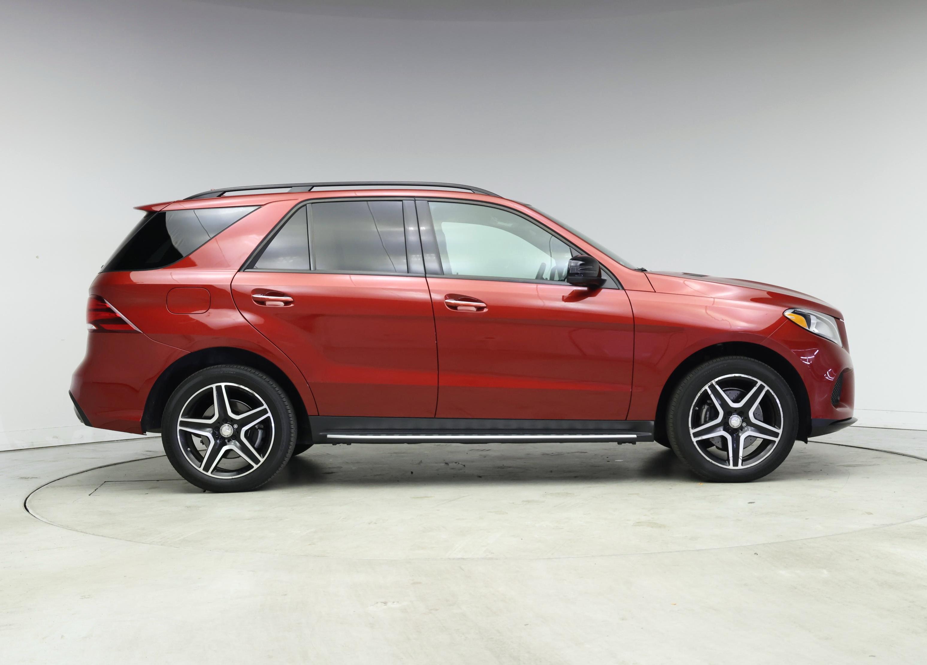 Thumbnail: 2016 Mercedes-Benz GLE - 7