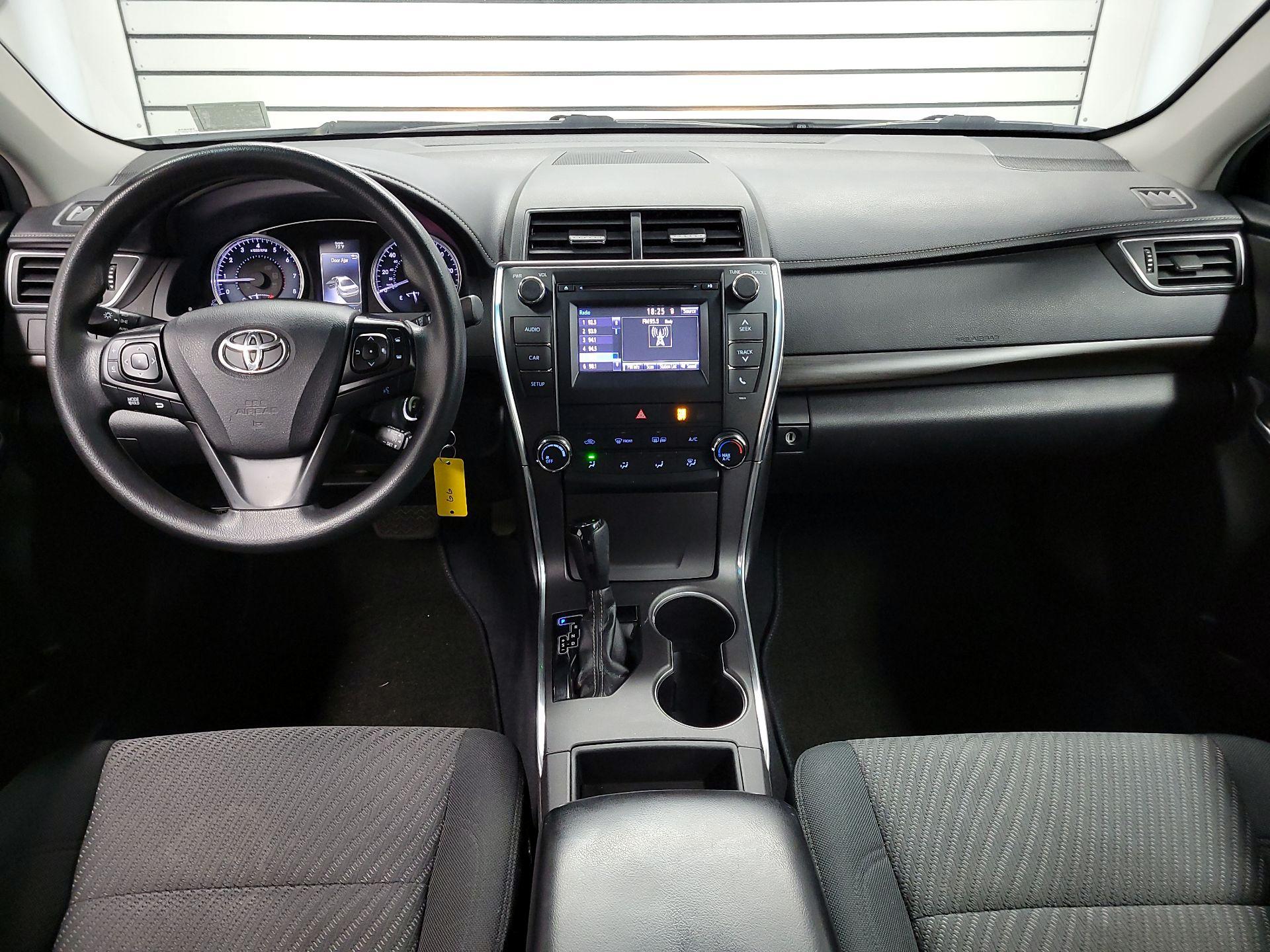 Thumbnail: 2017 Toyota Camry - 9