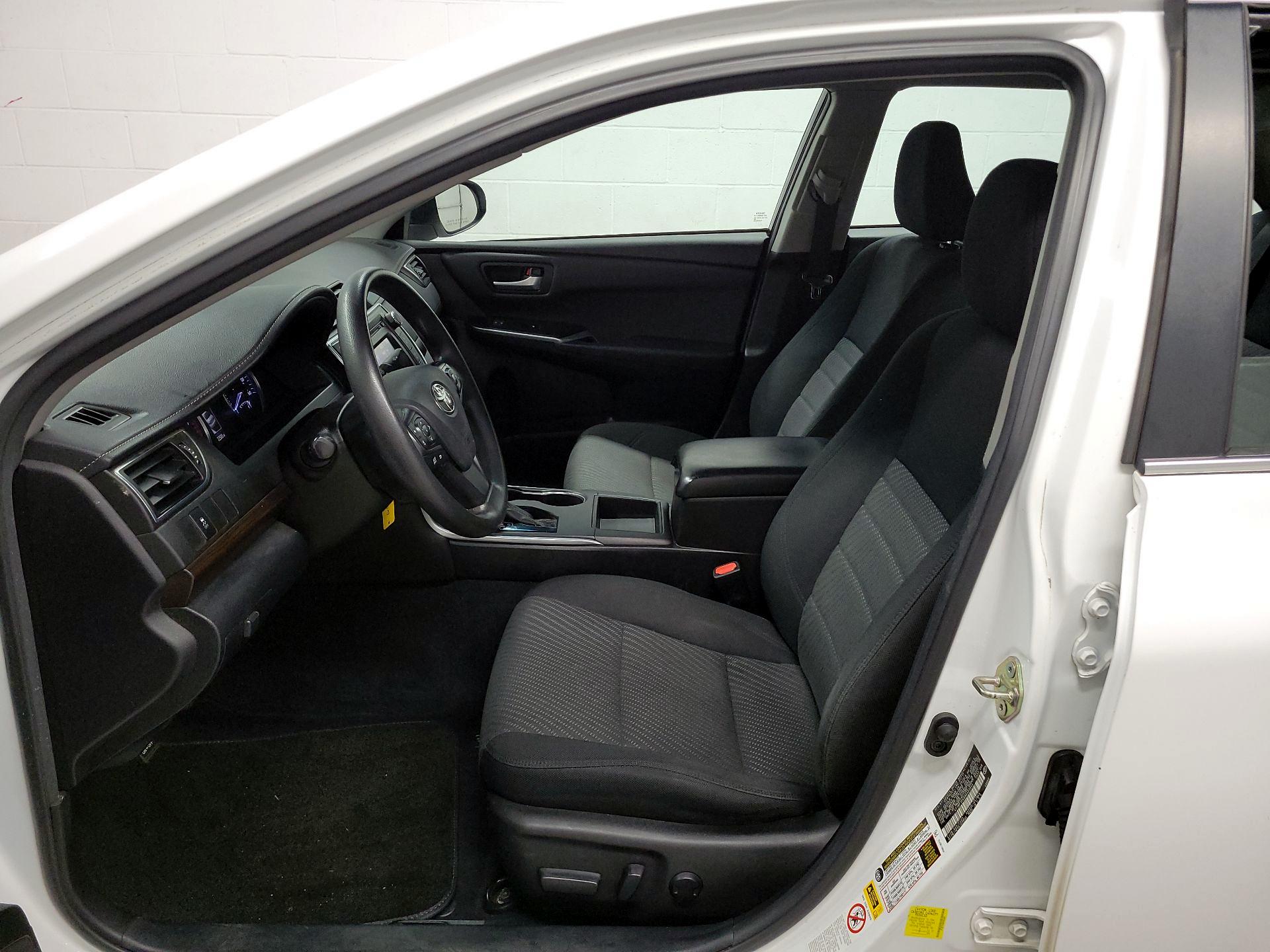 Thumbnail: 2017 Toyota Camry - 11