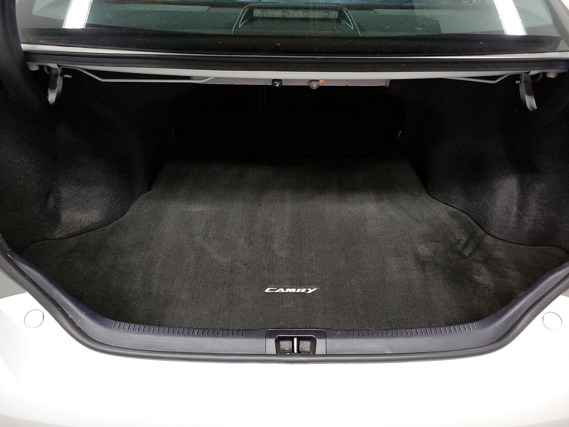 Thumbnail: 2017 Toyota Camry - 17