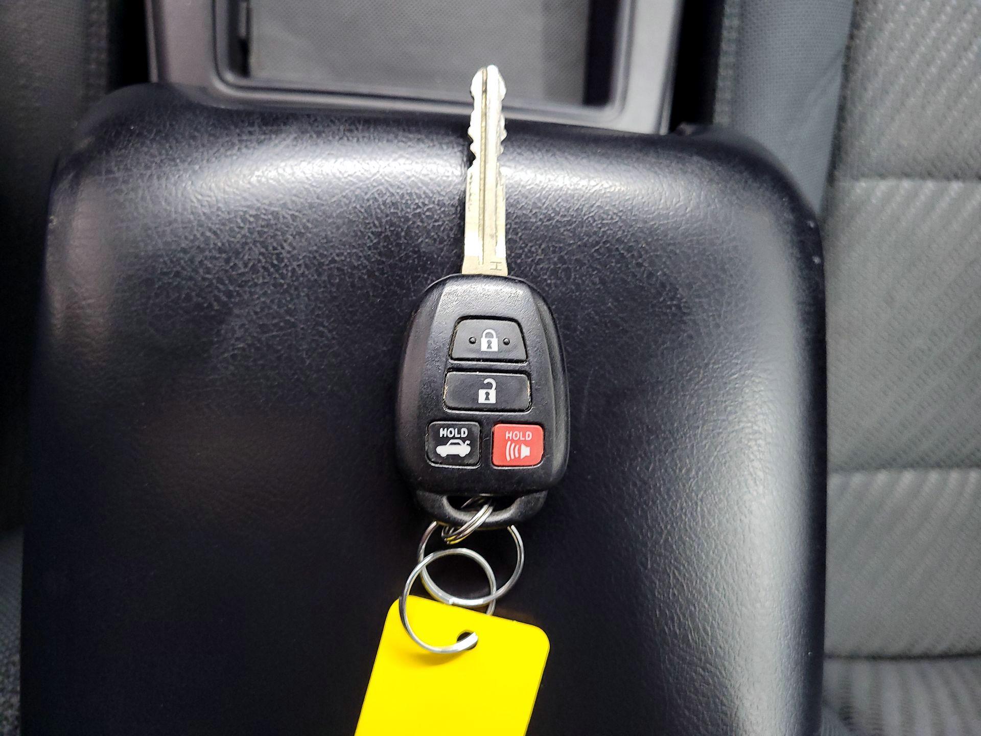 Thumbnail: 2017 Toyota Camry - 19