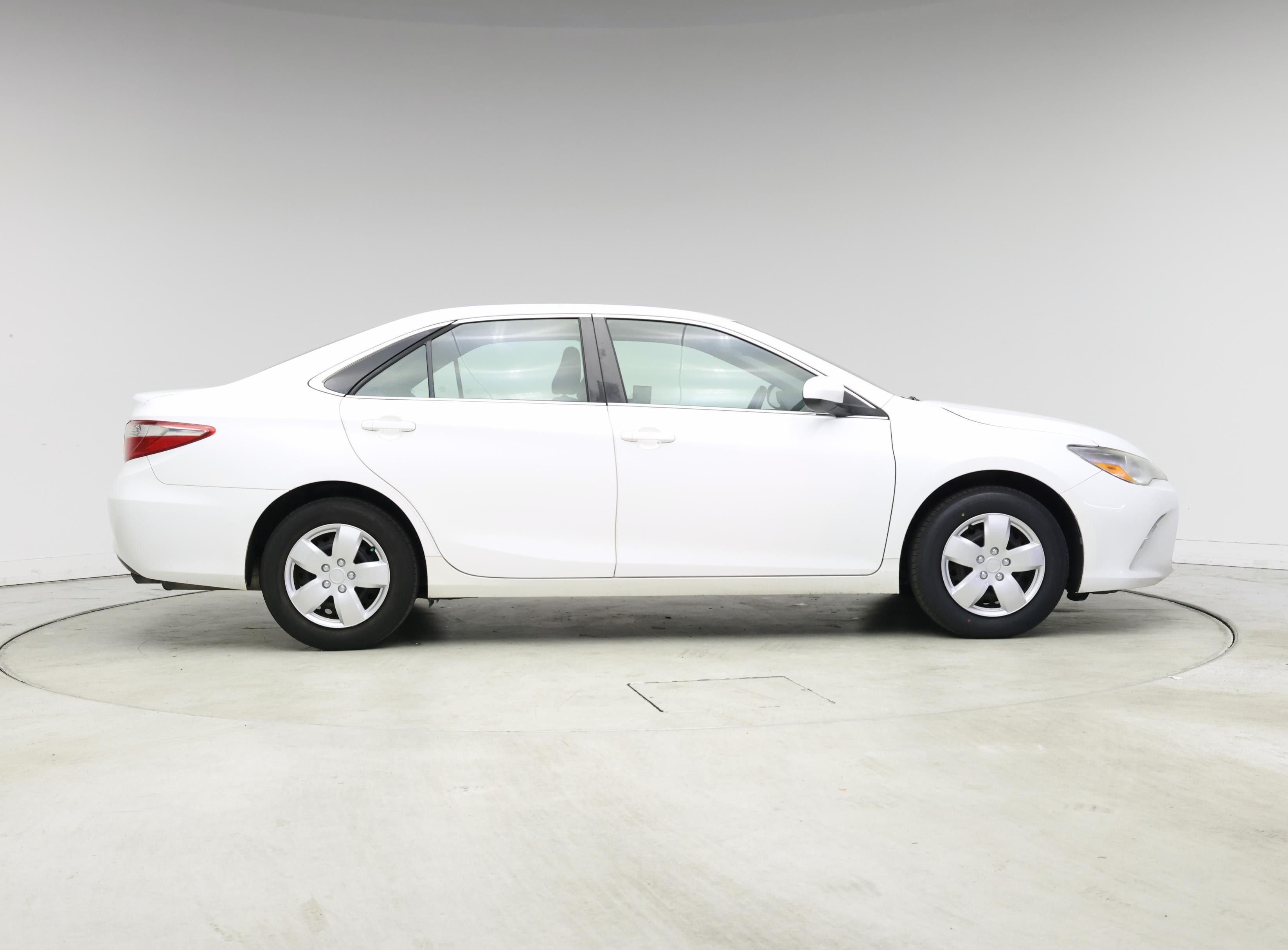 Thumbnail: 2017 Toyota Camry - 7