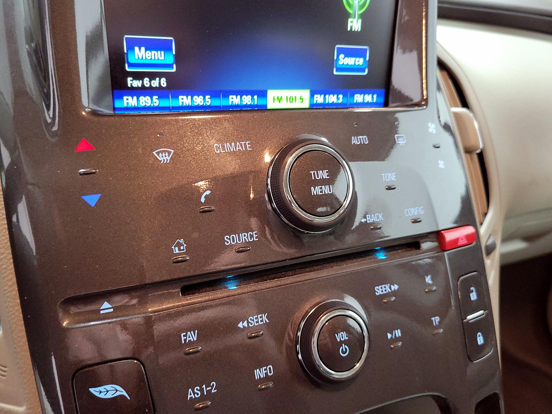 Thumbnail: 2015 Chevrolet Volt - 14