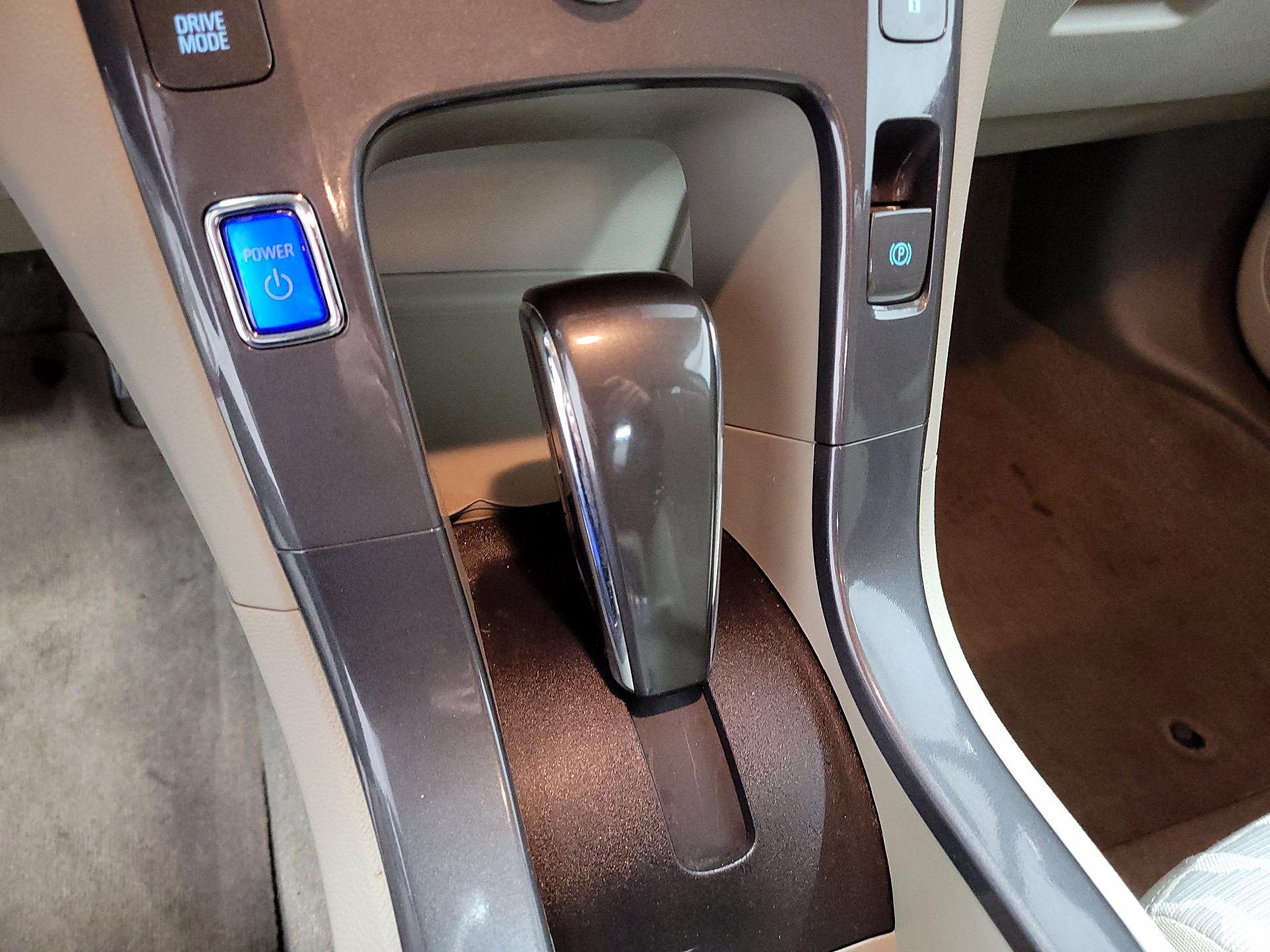 Thumbnail: 2015 Chevrolet Volt - 15