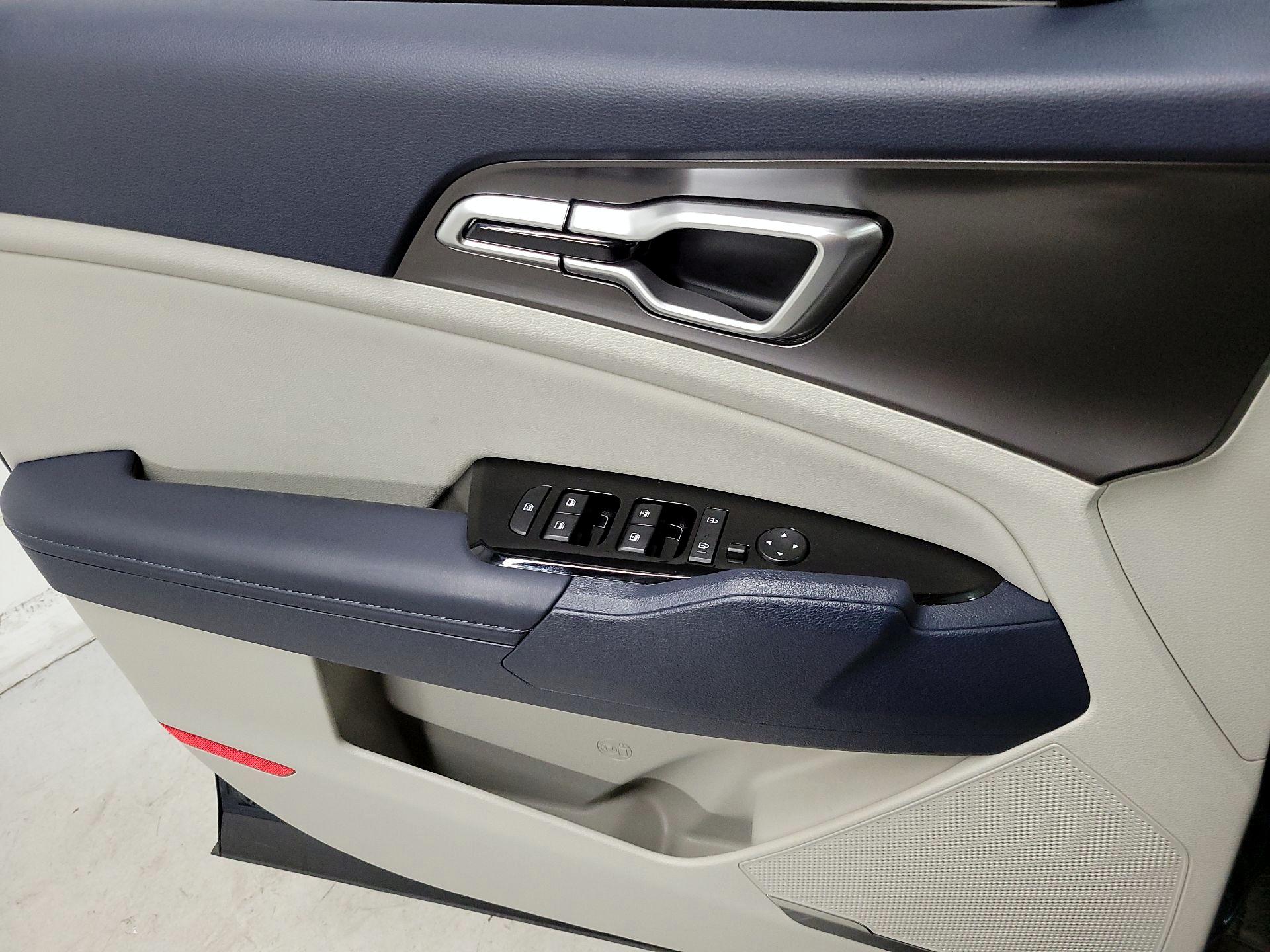 Thumbnail: 2025 Kia Sportage - 12