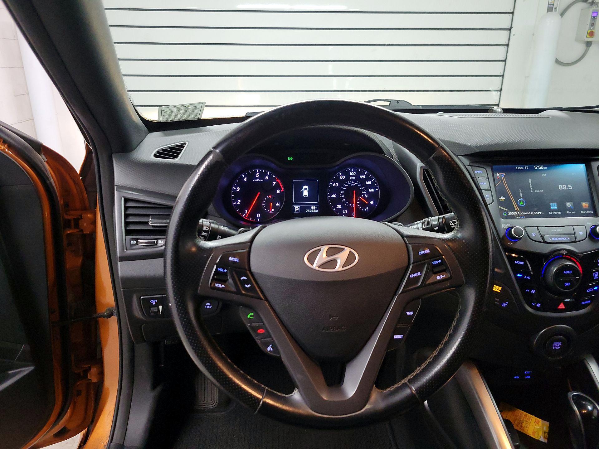 Thumbnail: 2016 Hyundai Veloster - 10