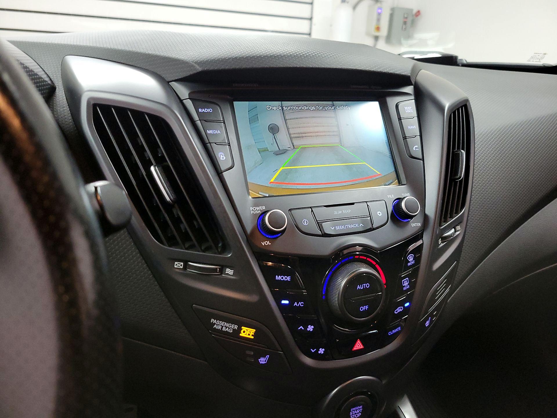 Thumbnail: 2016 Hyundai Veloster - 14