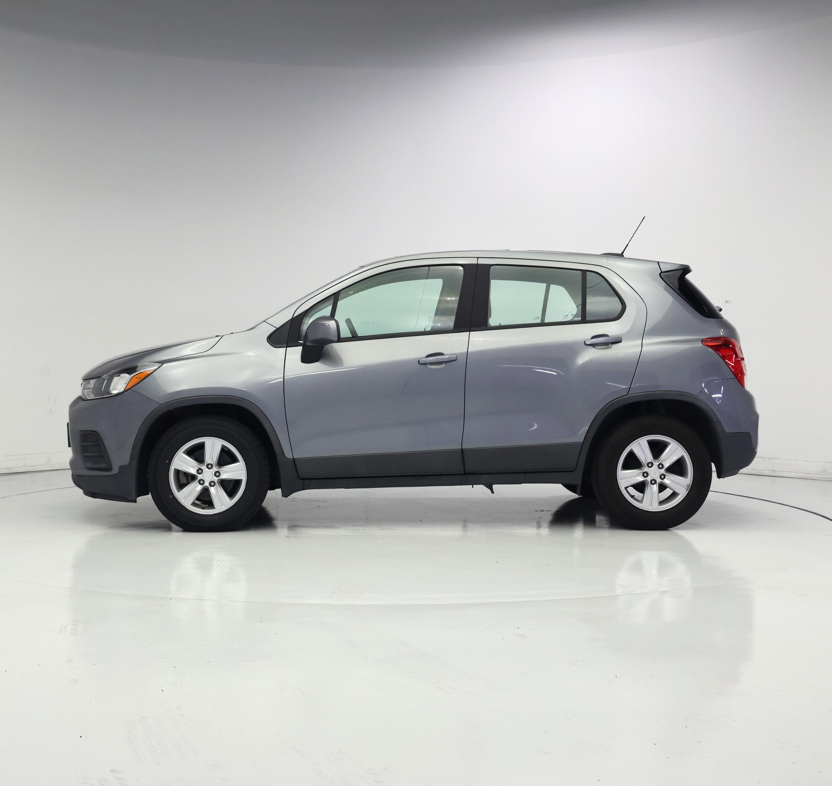 Thumbnail: 2020 Chevrolet Trax - 3