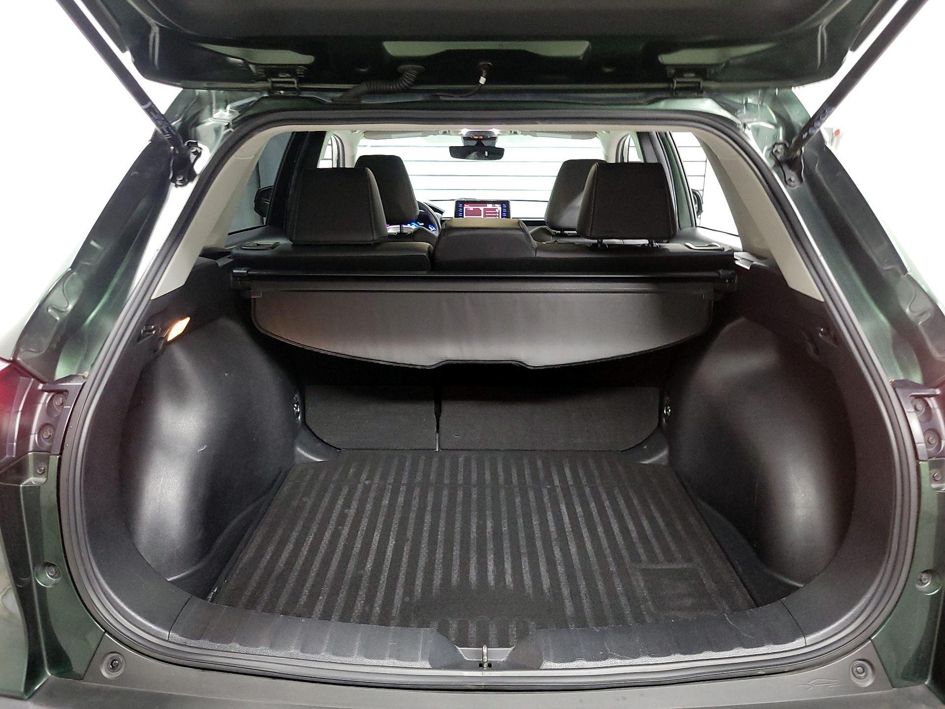 Thumbnail: 2022 Toyota Corolla Cross - 18