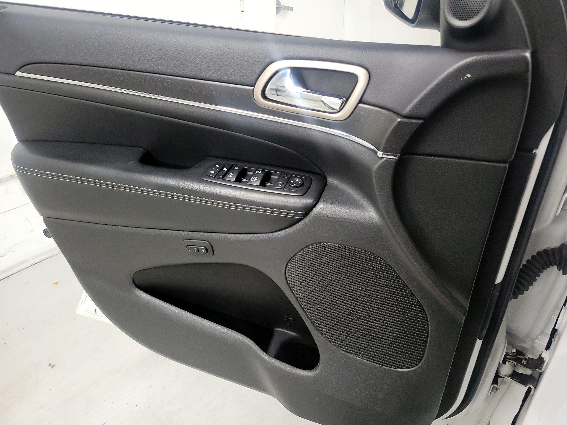 Thumbnail: 2015 Jeep Grand Cherokee - 10