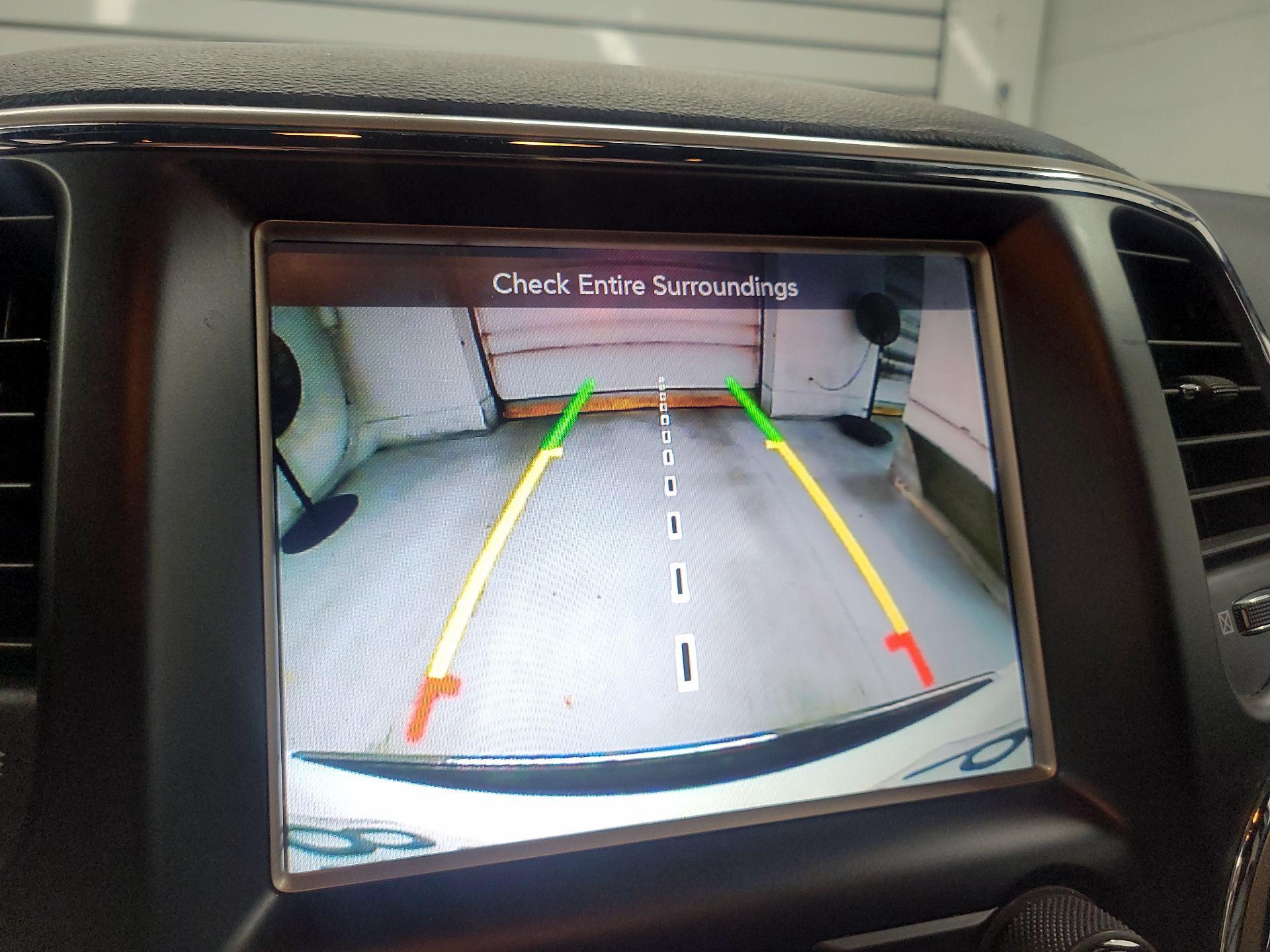 Thumbnail: 2015 Jeep Grand Cherokee - 13