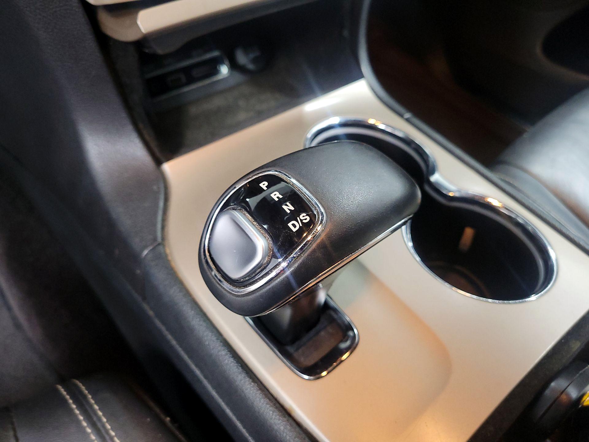 Thumbnail: 2015 Jeep Grand Cherokee - 16