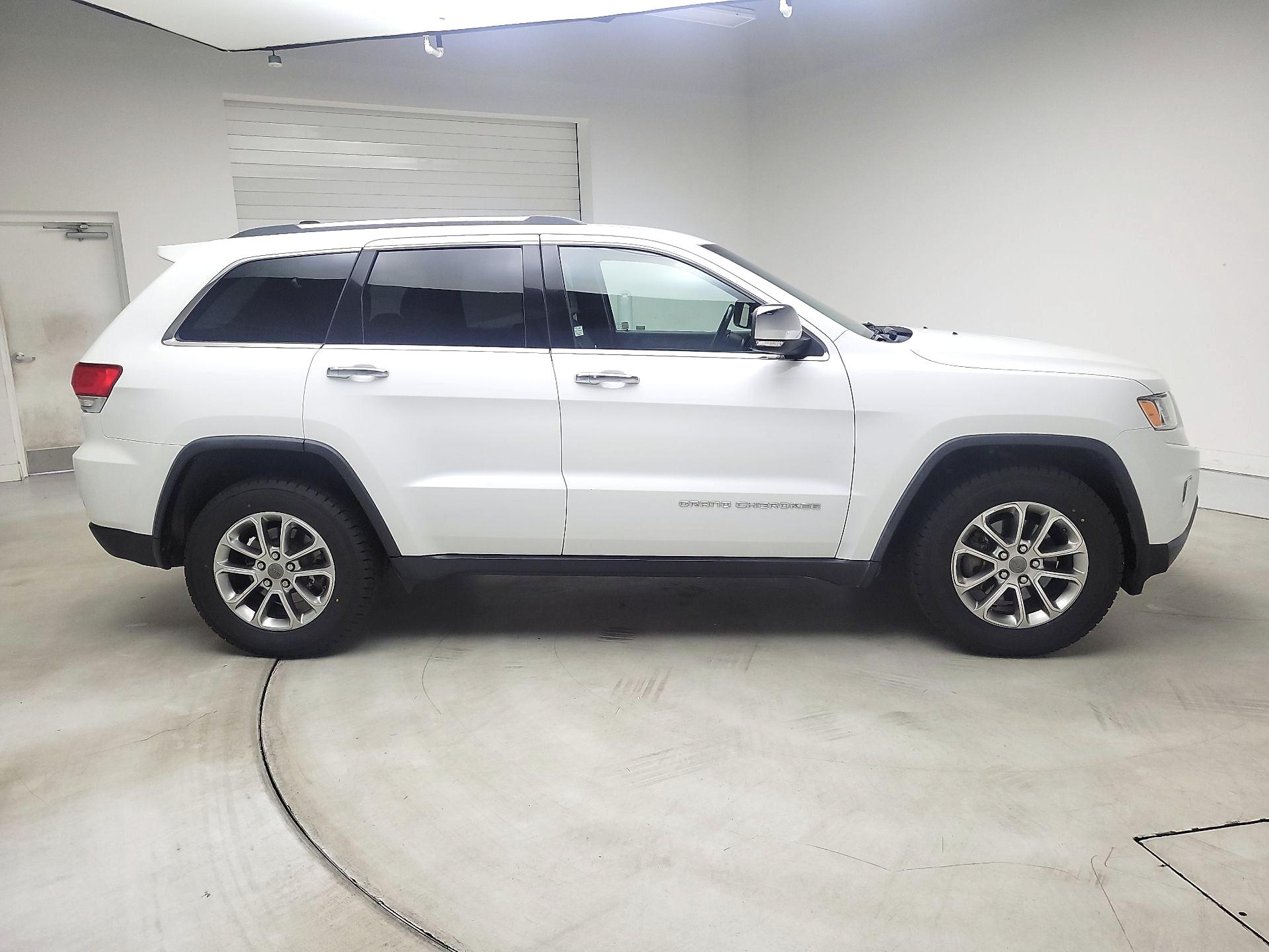 Thumbnail: 2015 Jeep Grand Cherokee - 4