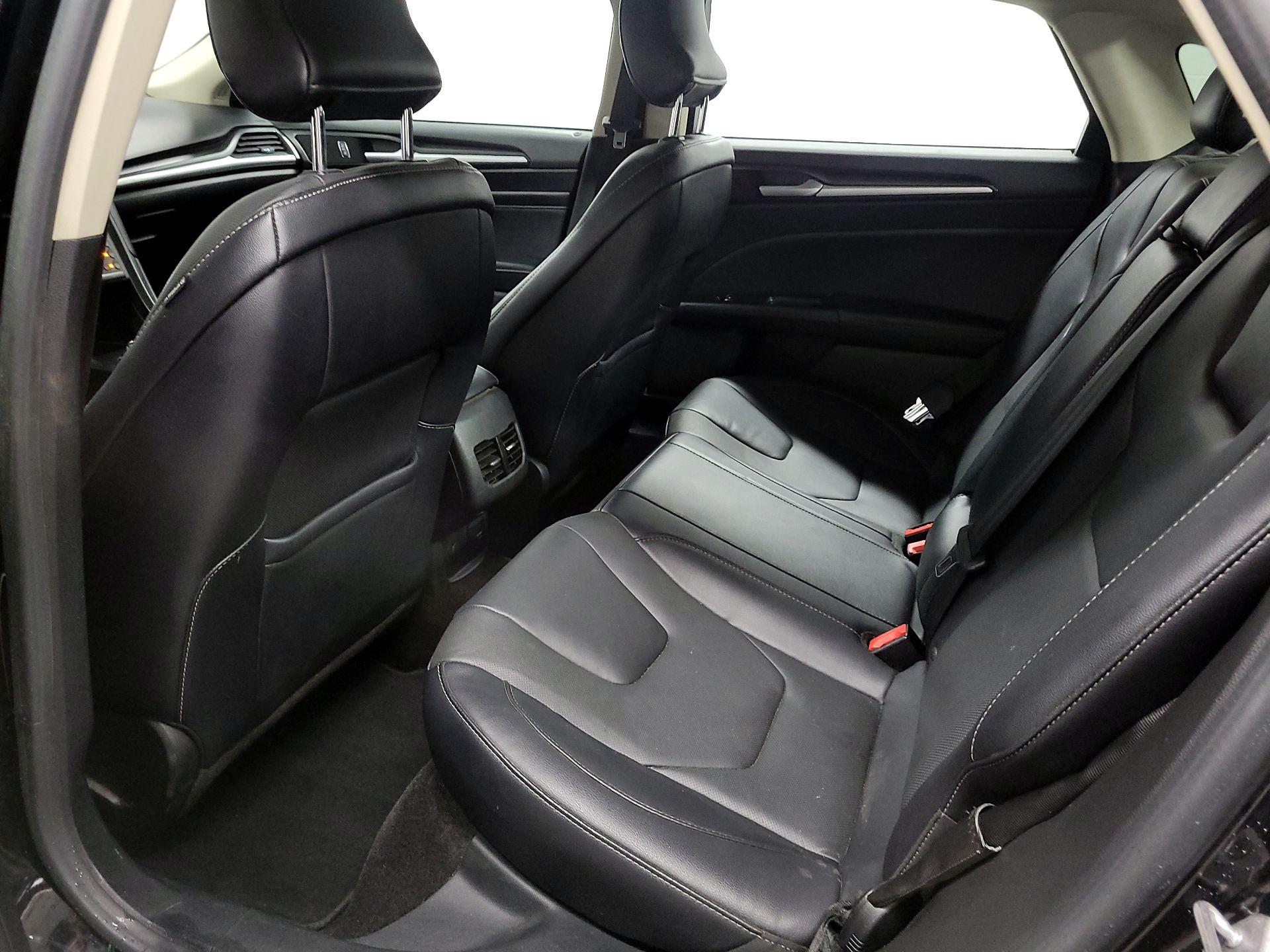 Thumbnail: 2017 Ford Fusion - 16