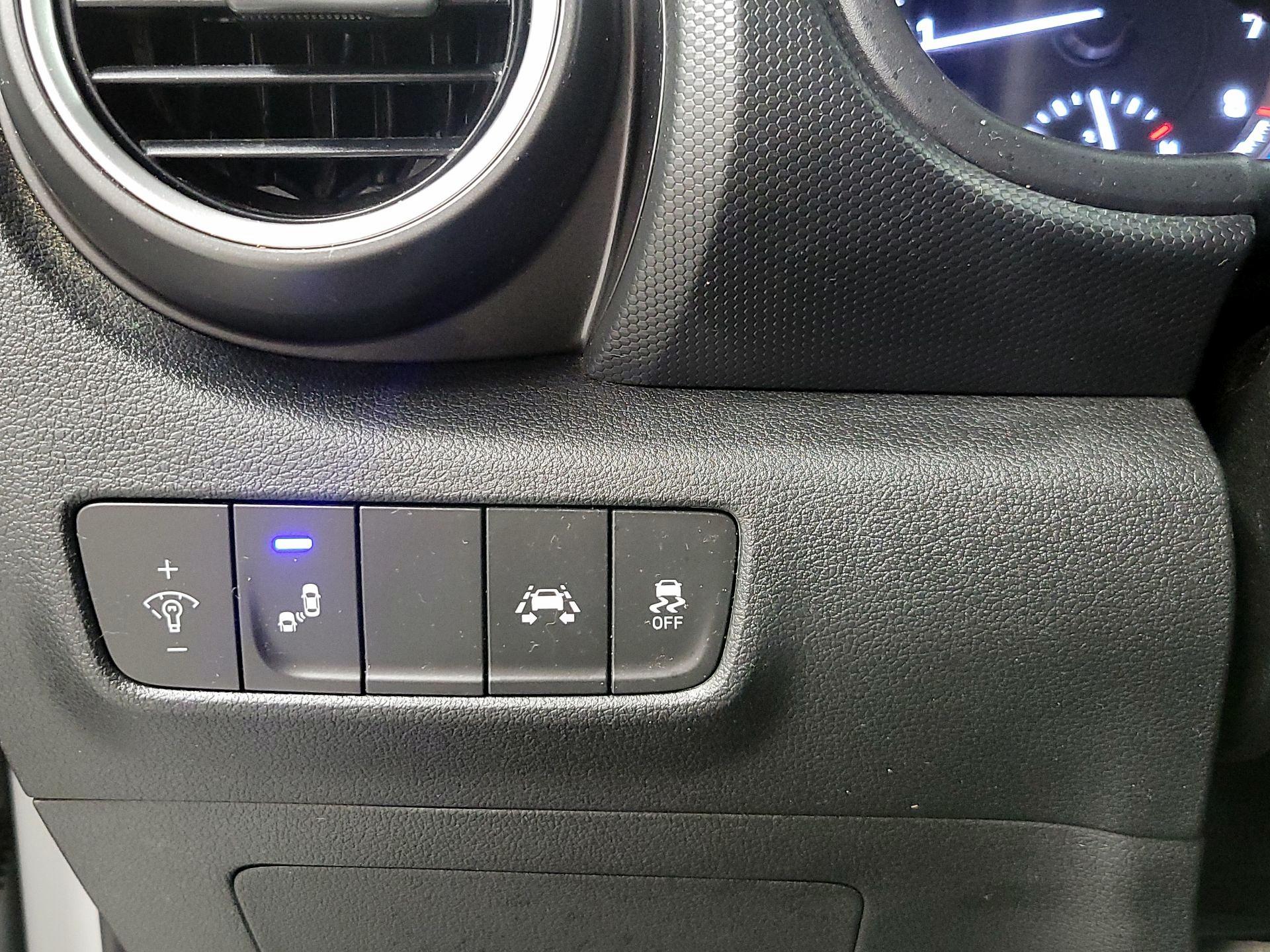 Thumbnail: 2021 Hyundai Kona - 13