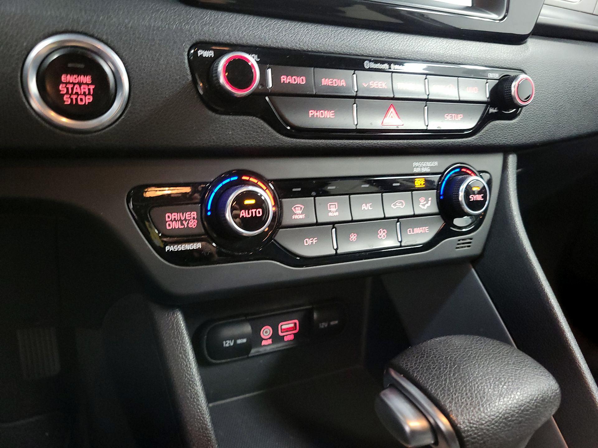 Thumbnail: 2019 Kia Niro - 16