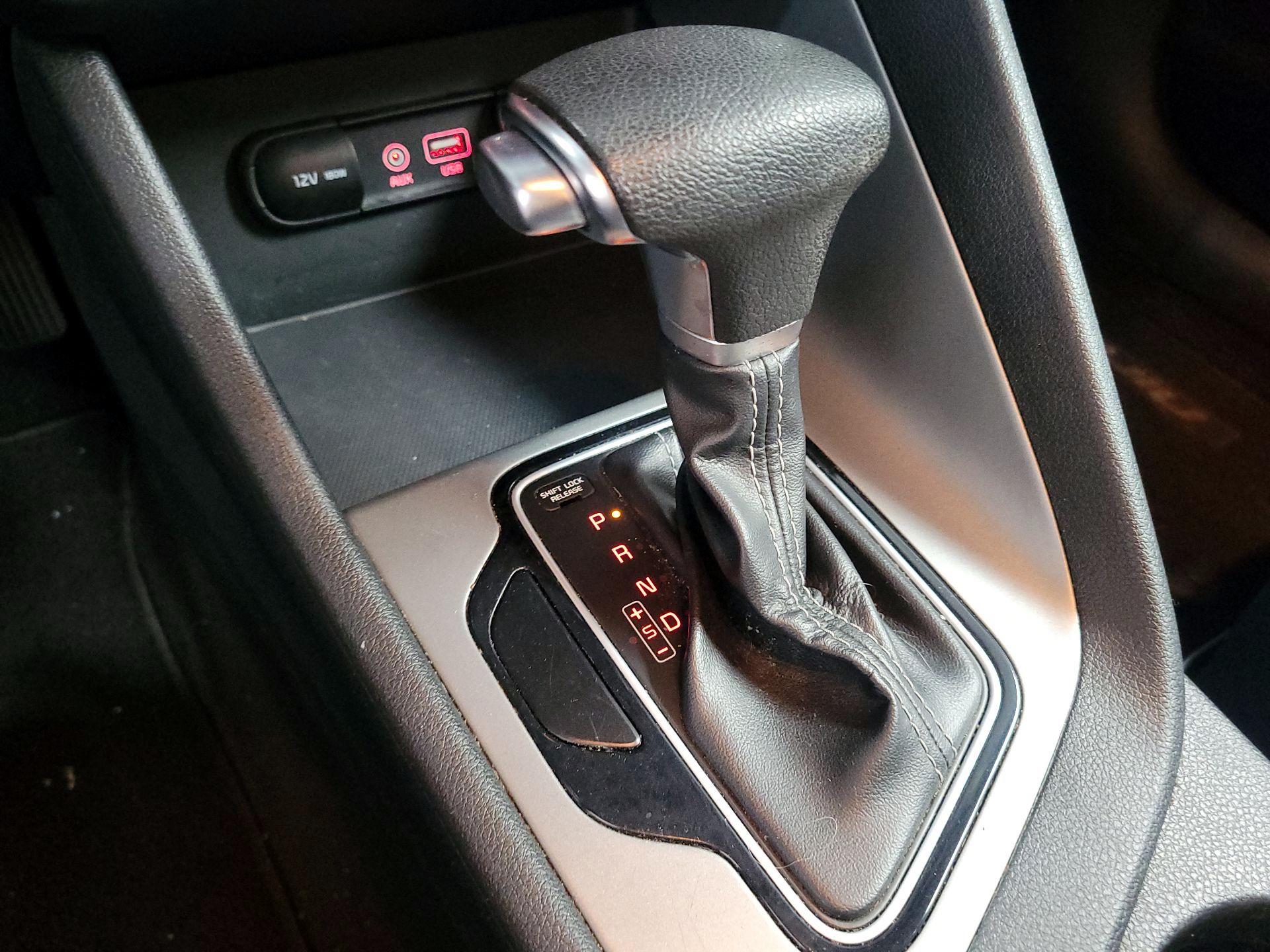 Thumbnail: 2019 Kia Niro - 17