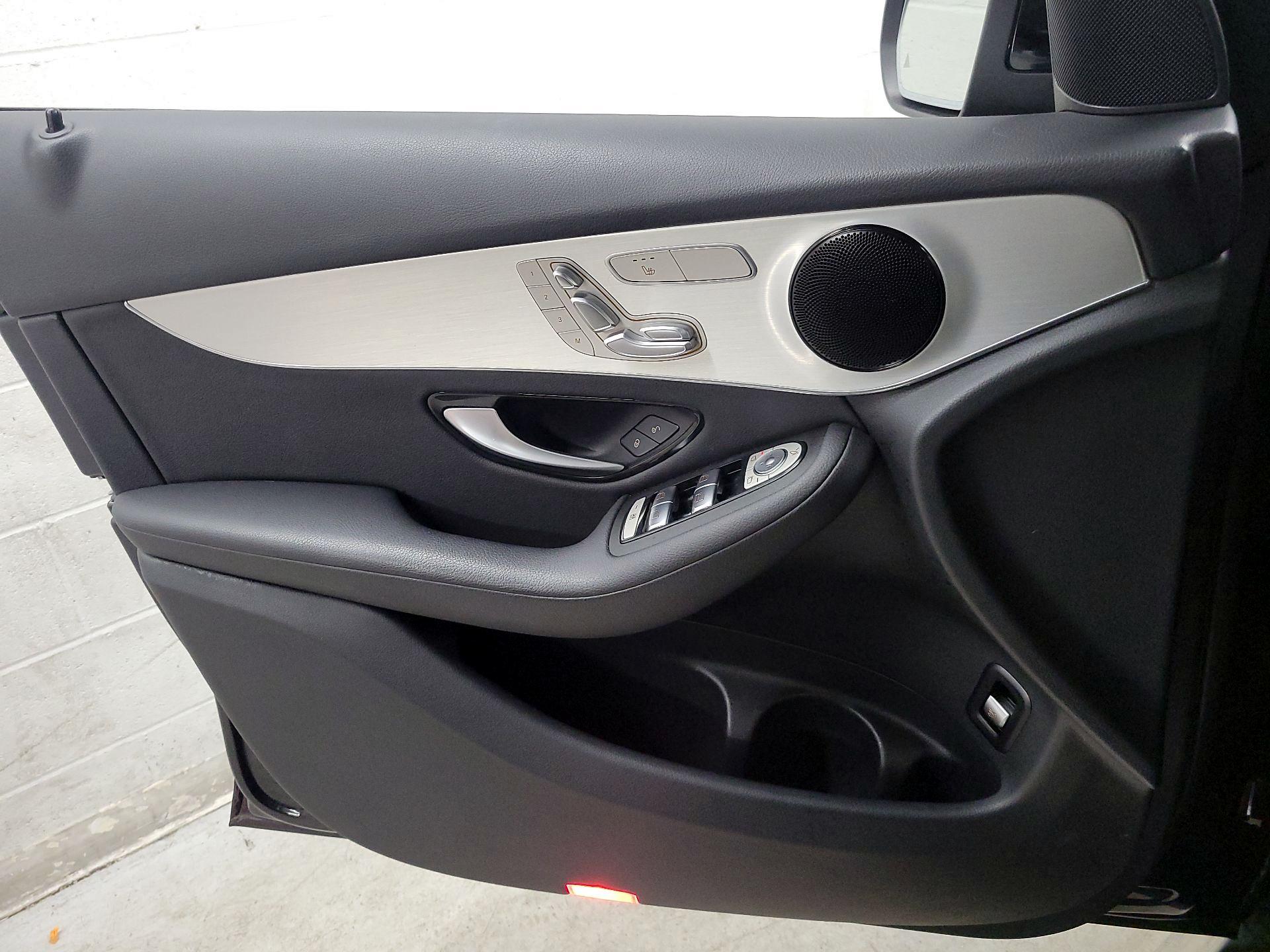 Thumbnail: 2022 Mercedes-Benz GLC - 12