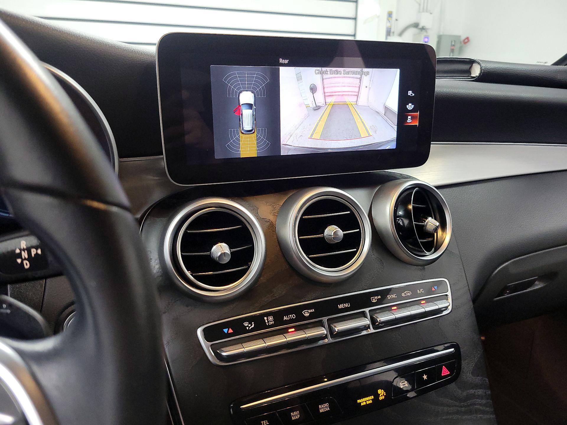 Thumbnail: 2022 Mercedes-Benz GLC - 14