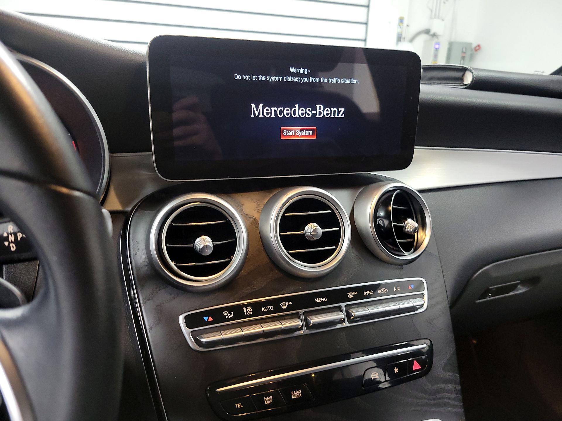 Thumbnail: 2022 Mercedes-Benz GLC - 15