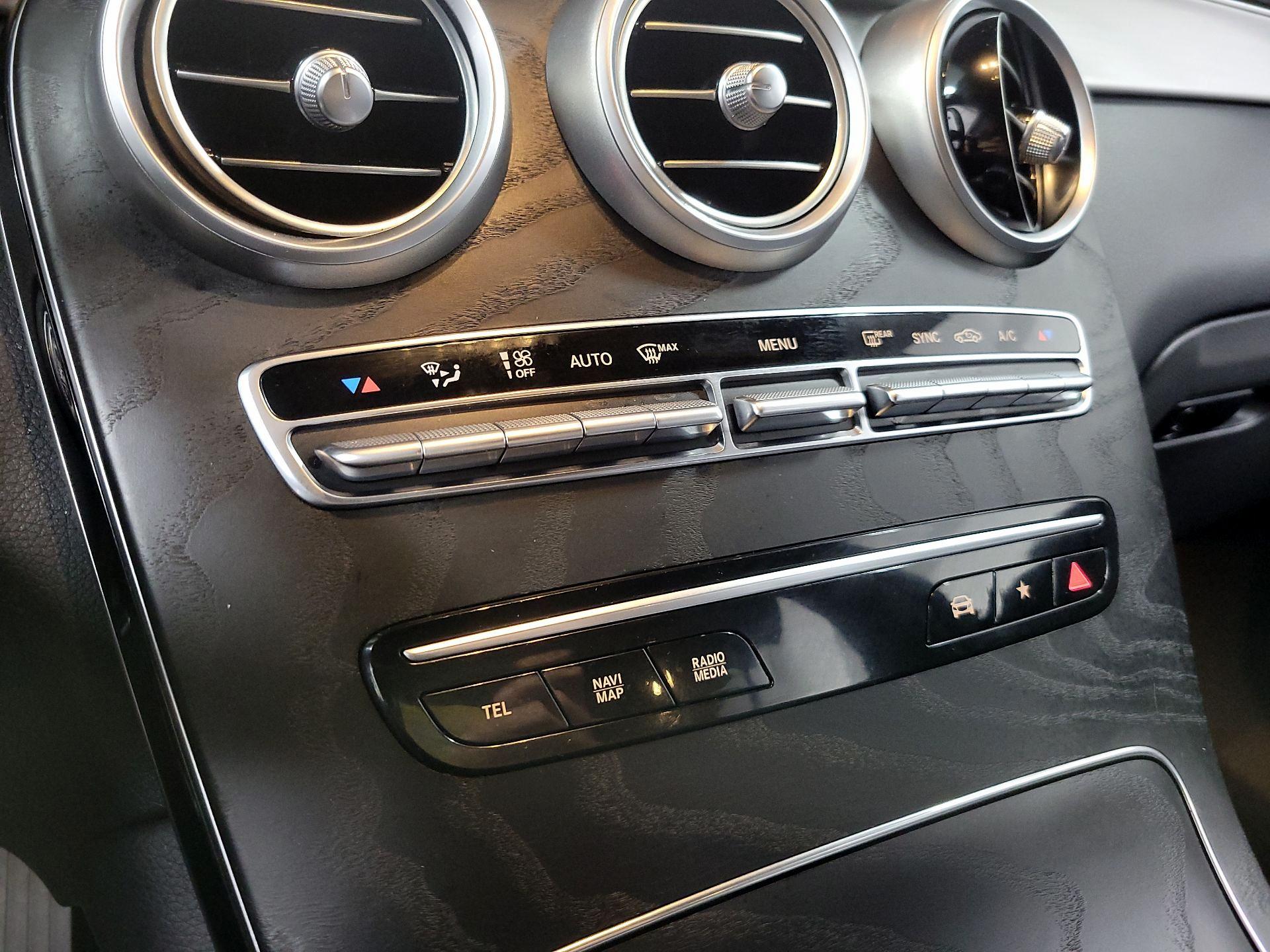 Thumbnail: 2022 Mercedes-Benz GLC - 16