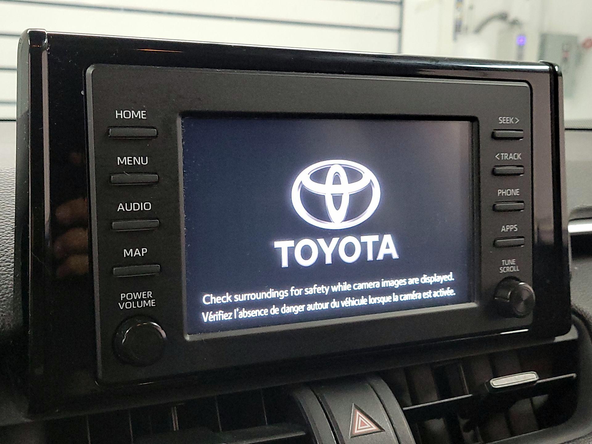 Thumbnail: 2019 Toyota RAV4 - 14