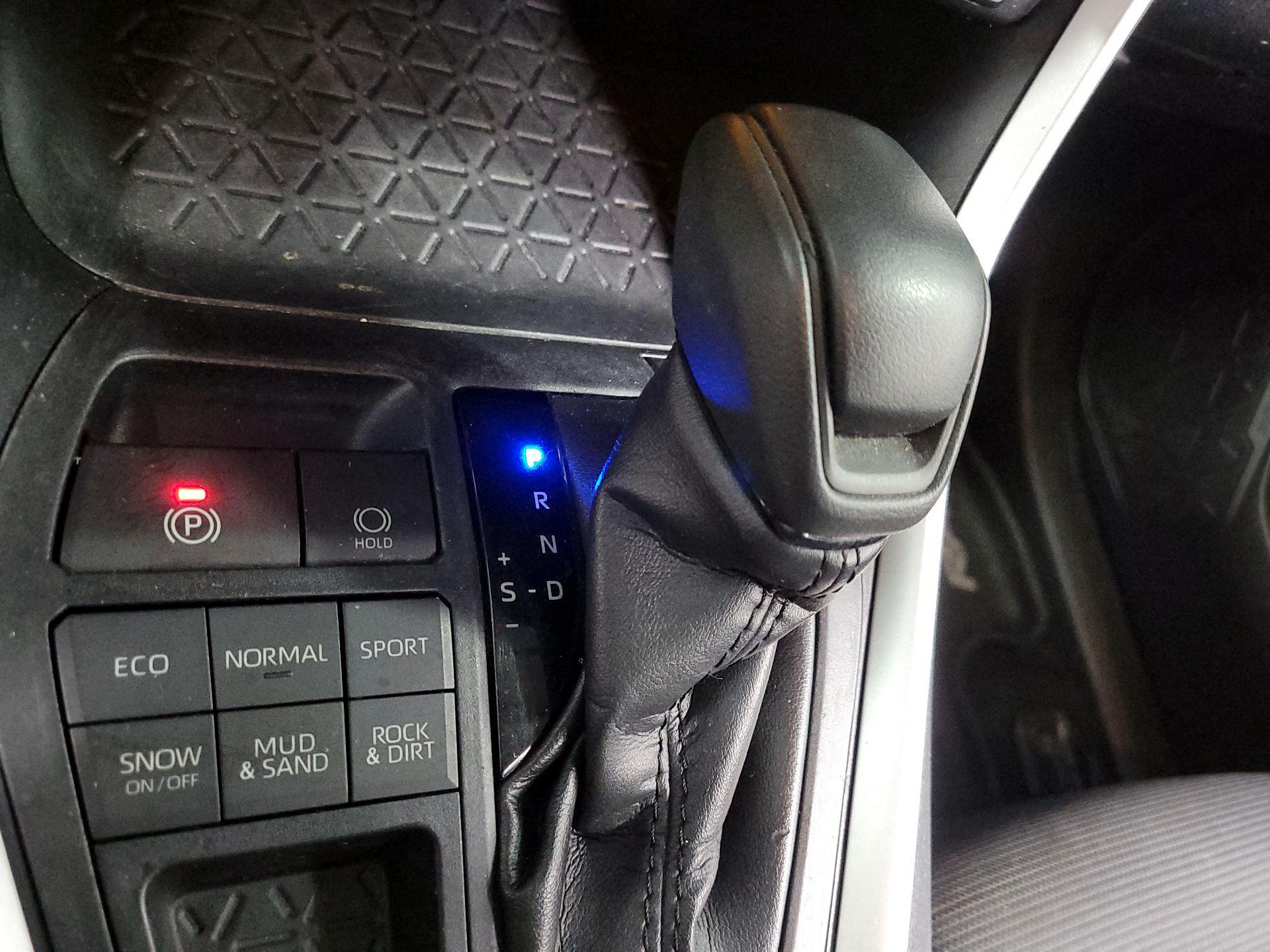 Thumbnail: 2019 Toyota RAV4 - 16