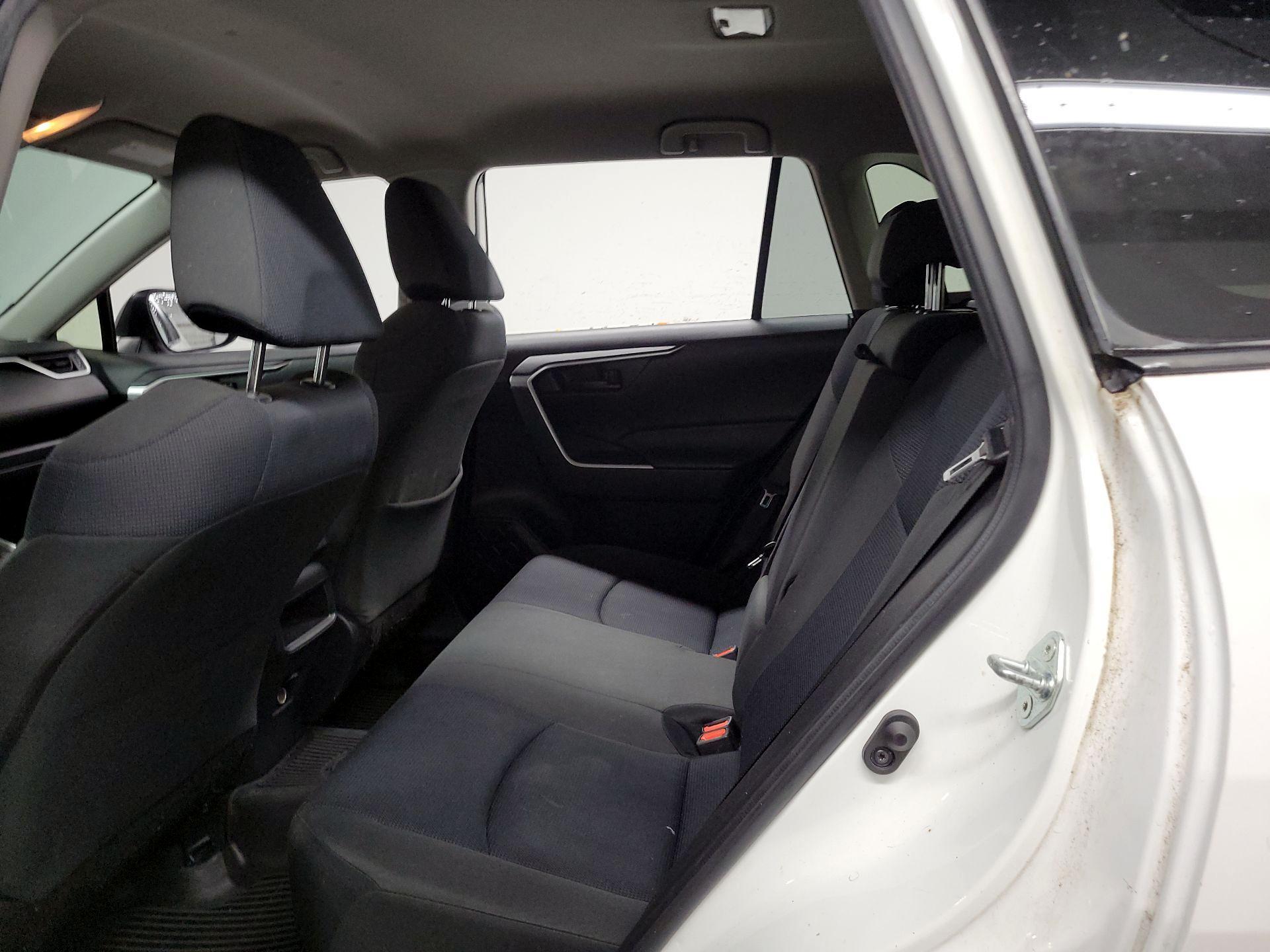 Thumbnail: 2019 Toyota RAV4 - 17