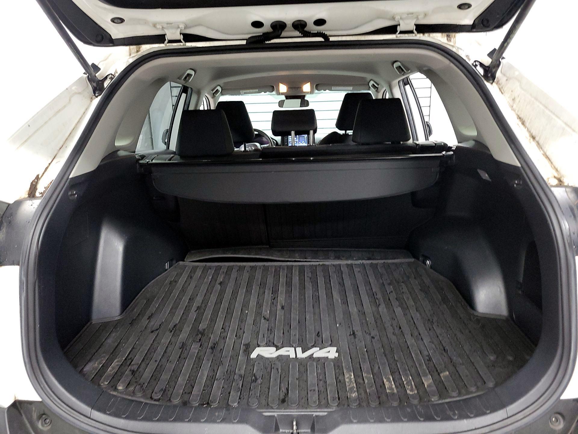 Thumbnail: 2019 Toyota RAV4 - 18