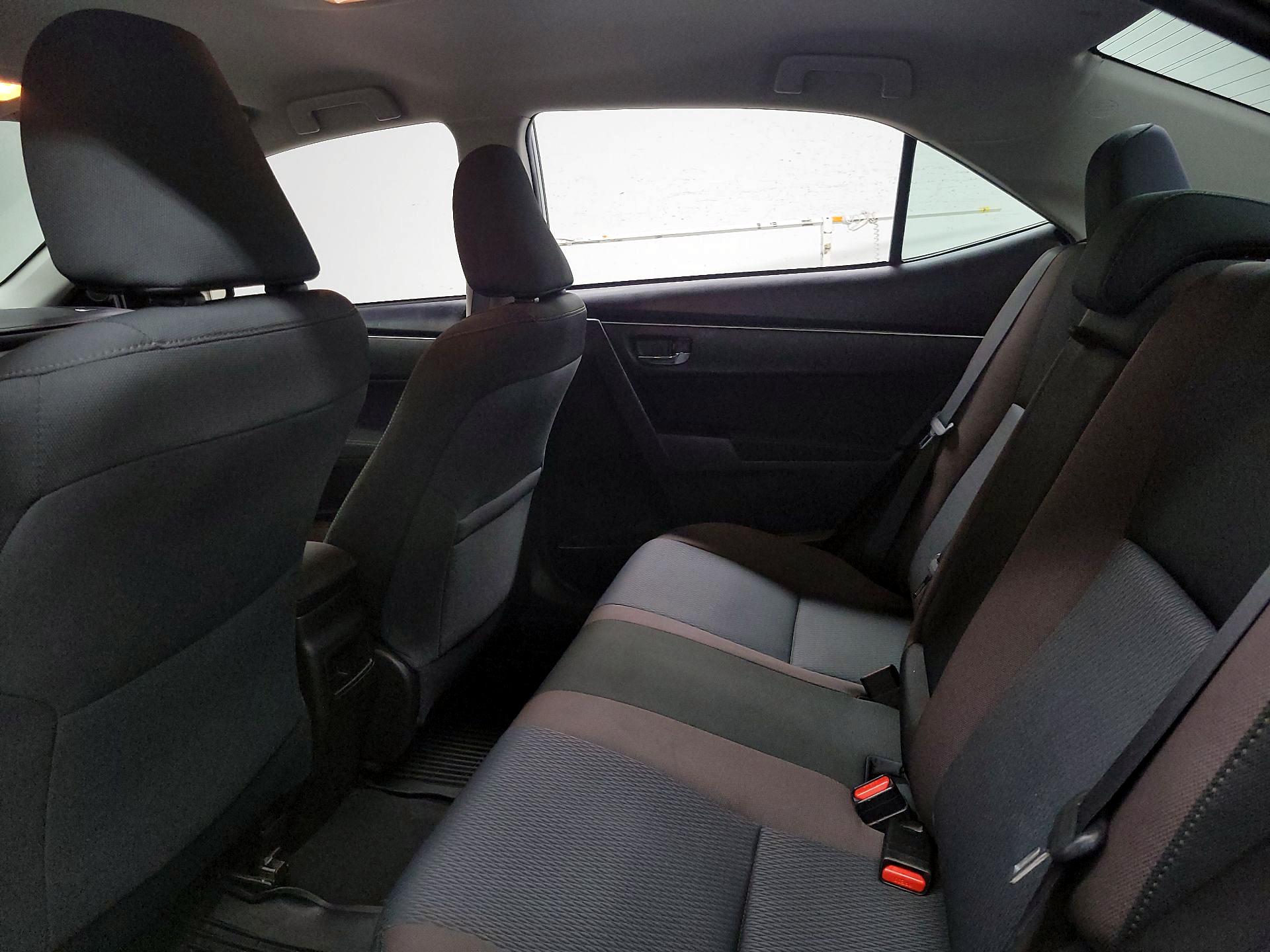 Thumbnail: 2018 Toyota Corolla - 18