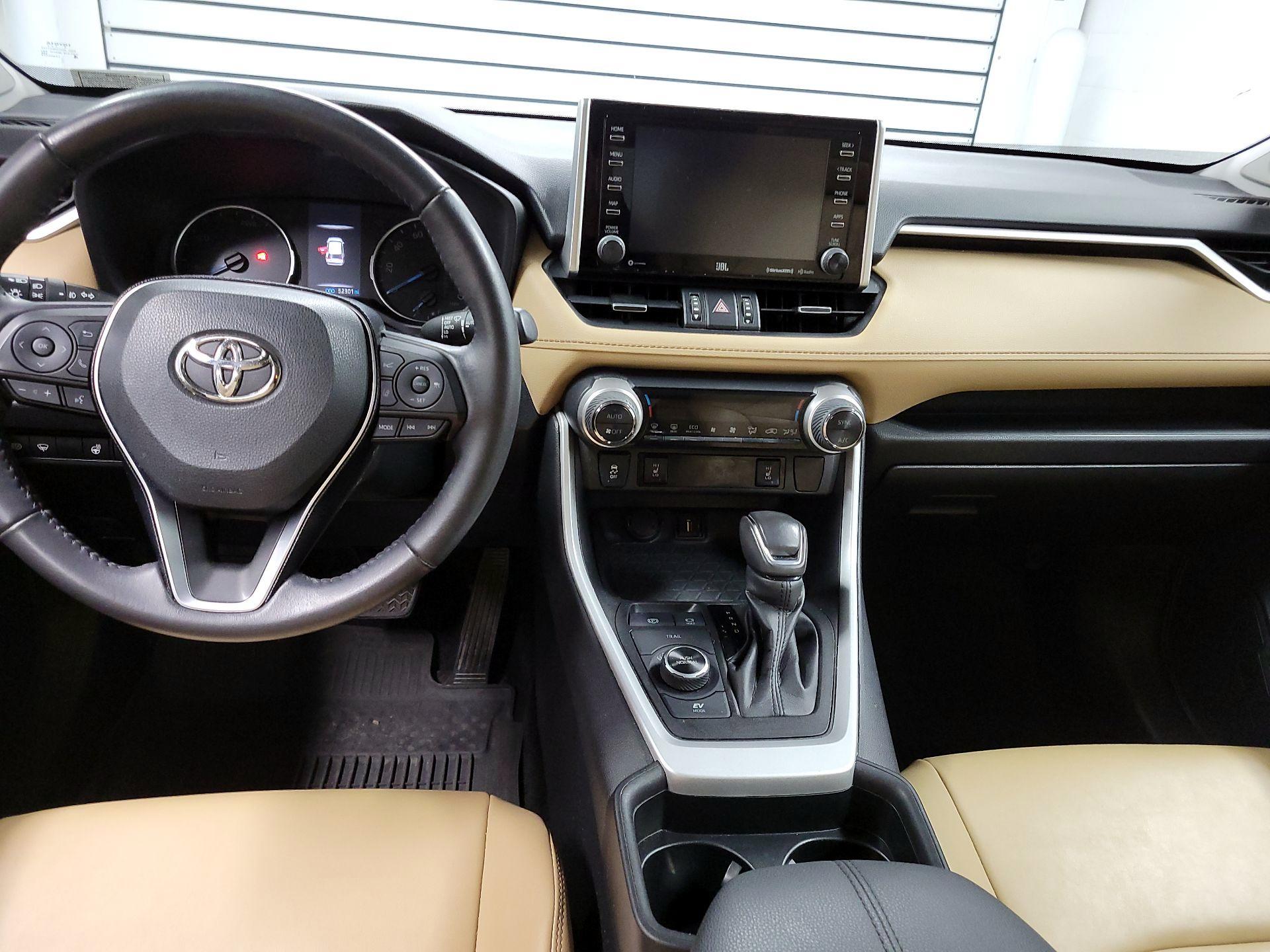 Thumbnail: 2021 Toyota RAV4 - 9