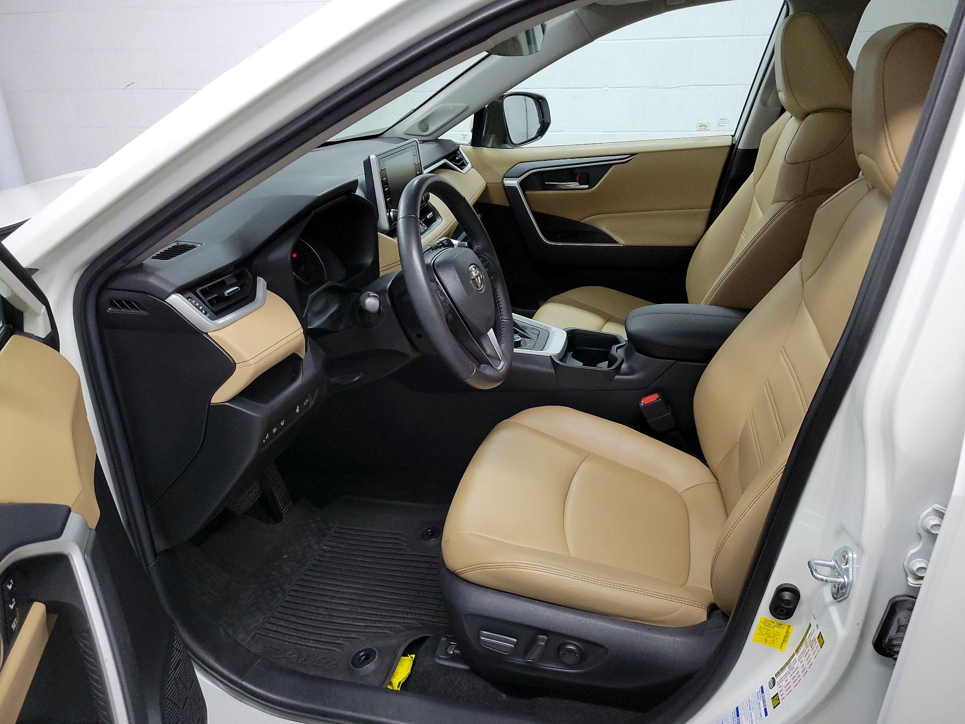 Thumbnail: 2021 Toyota RAV4 - 11