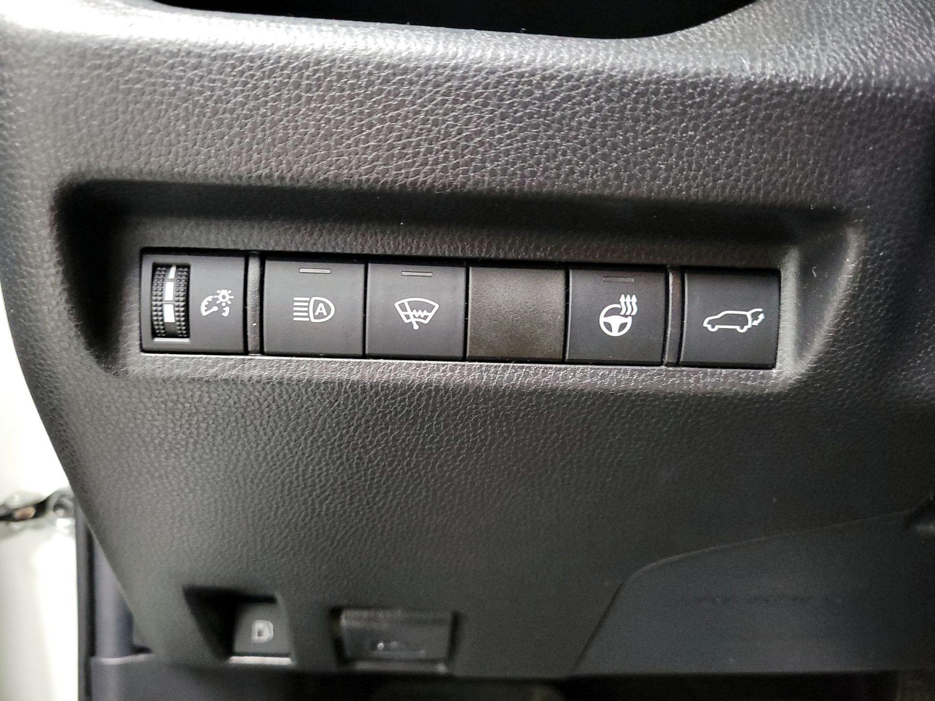 Thumbnail: 2021 Toyota RAV4 - 13