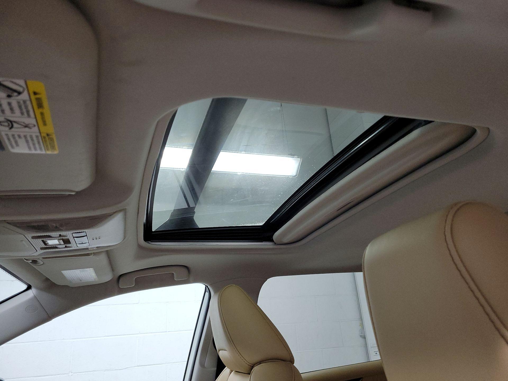 Thumbnail: 2021 Toyota RAV4 - 19