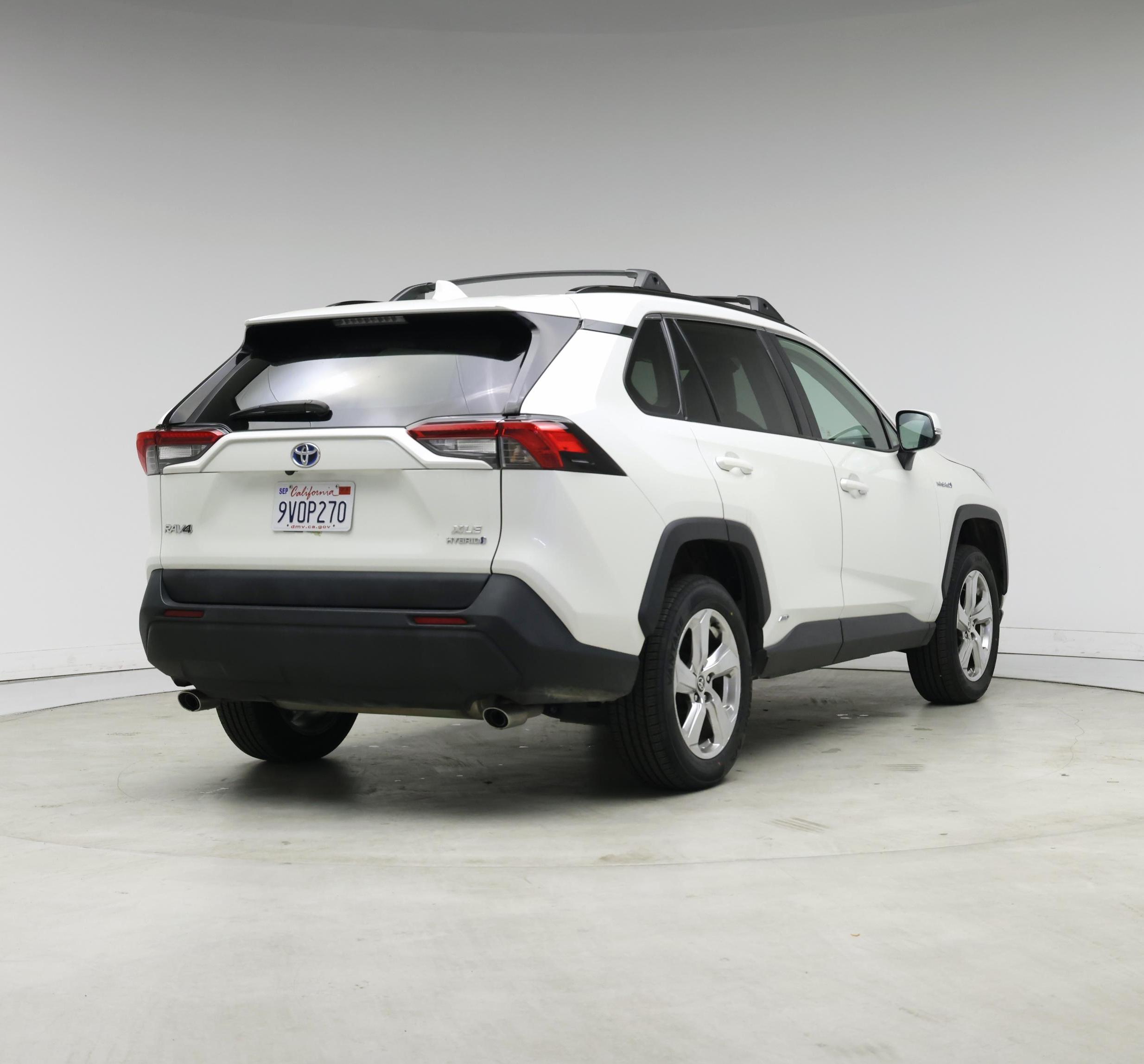Thumbnail: 2021 Toyota RAV4 - 8