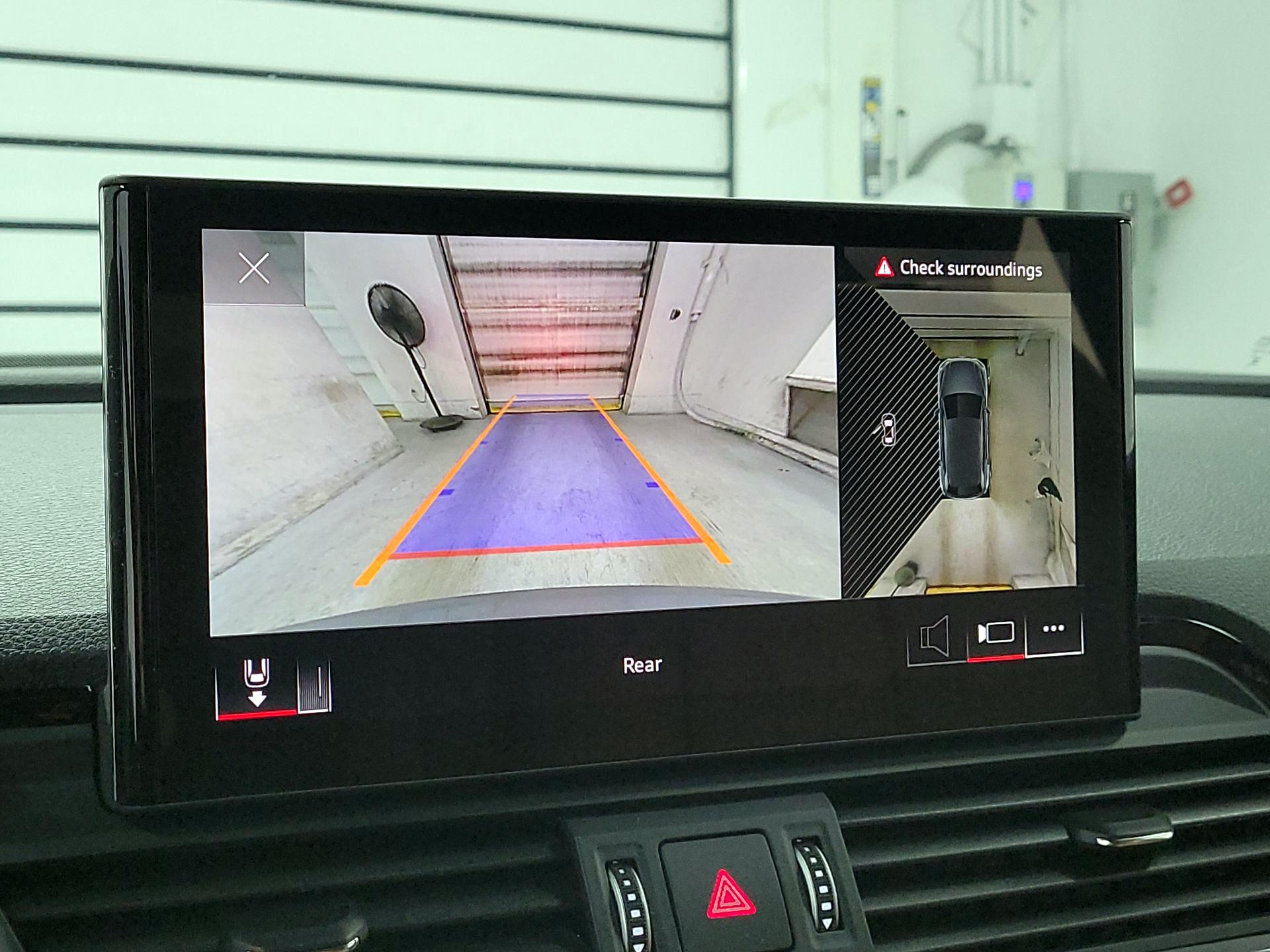 Thumbnail: 2023 Audi Q5 - 11