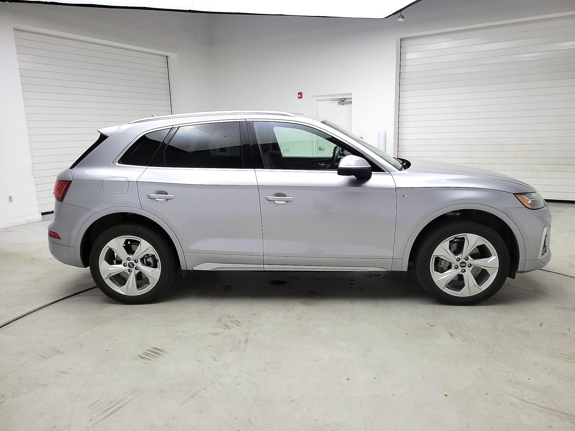 Thumbnail: 2023 Audi Q5 - 4