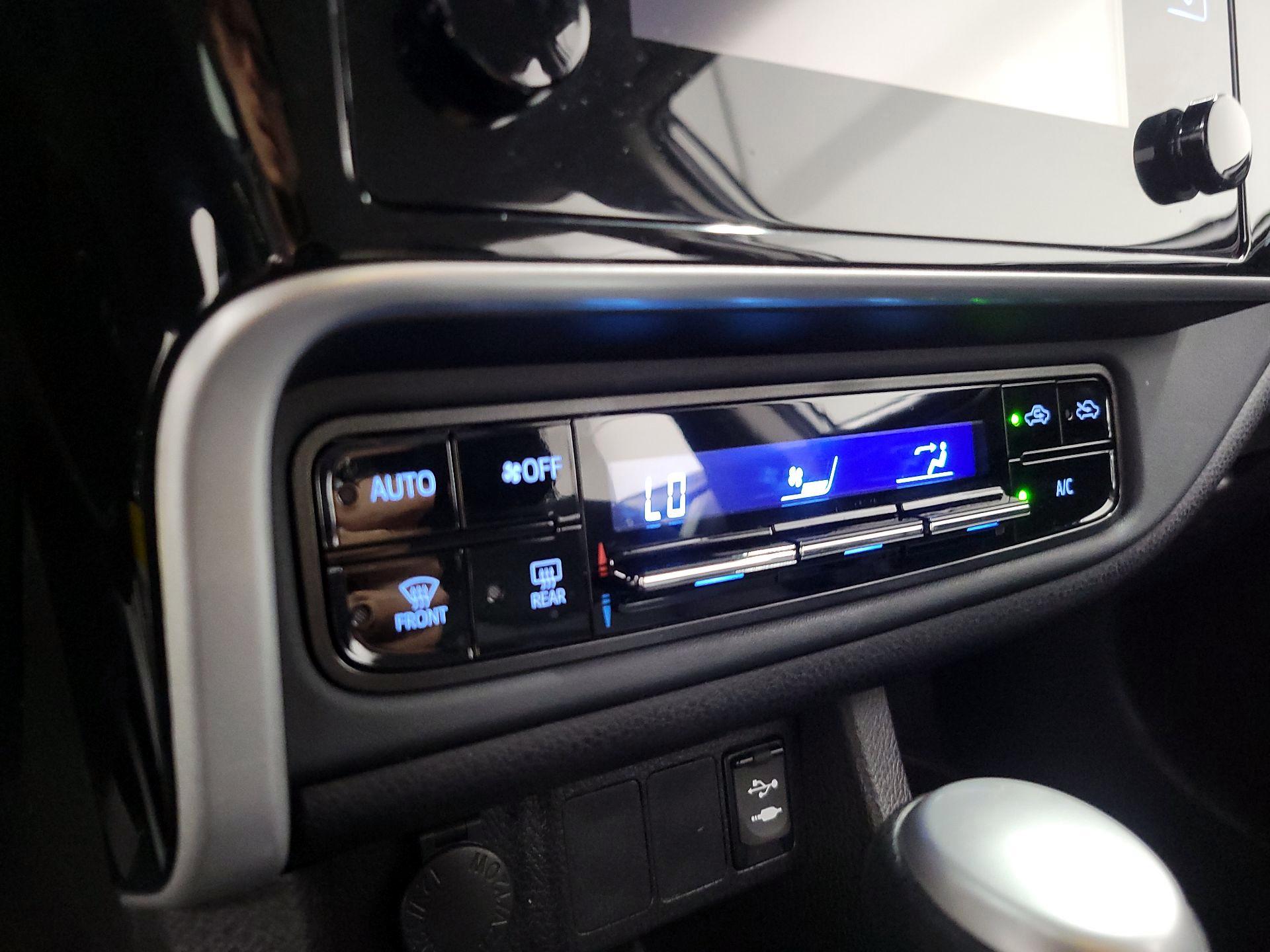 Thumbnail: 2018 Toyota Corolla - 16