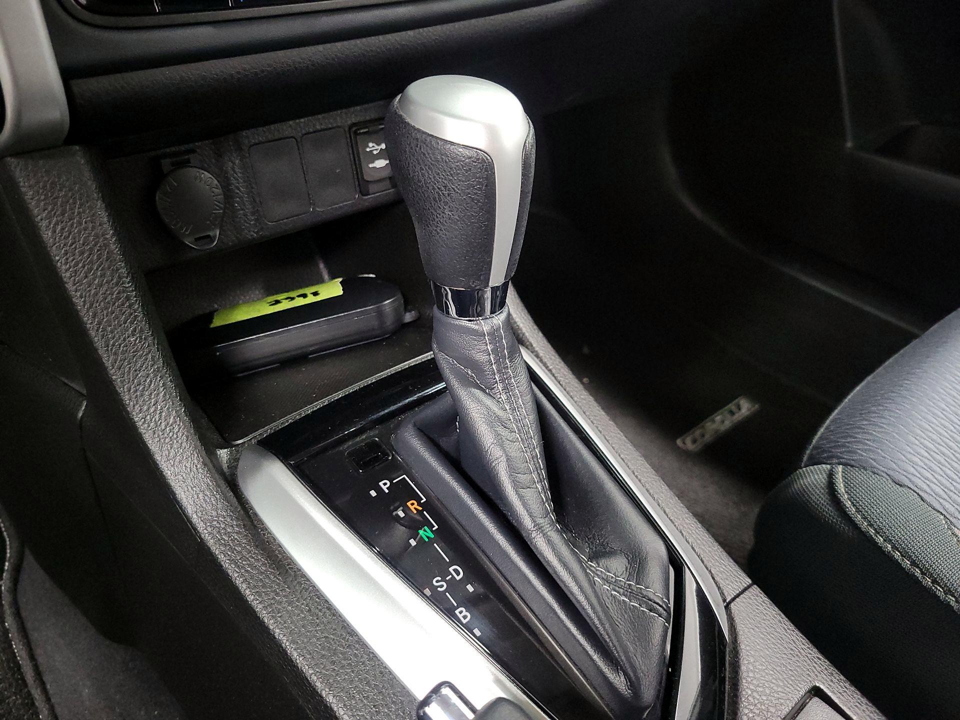 Thumbnail: 2018 Toyota Corolla - 17