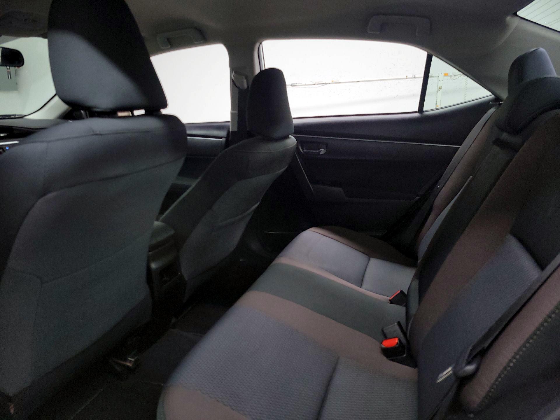 Thumbnail: 2018 Toyota Corolla - 18