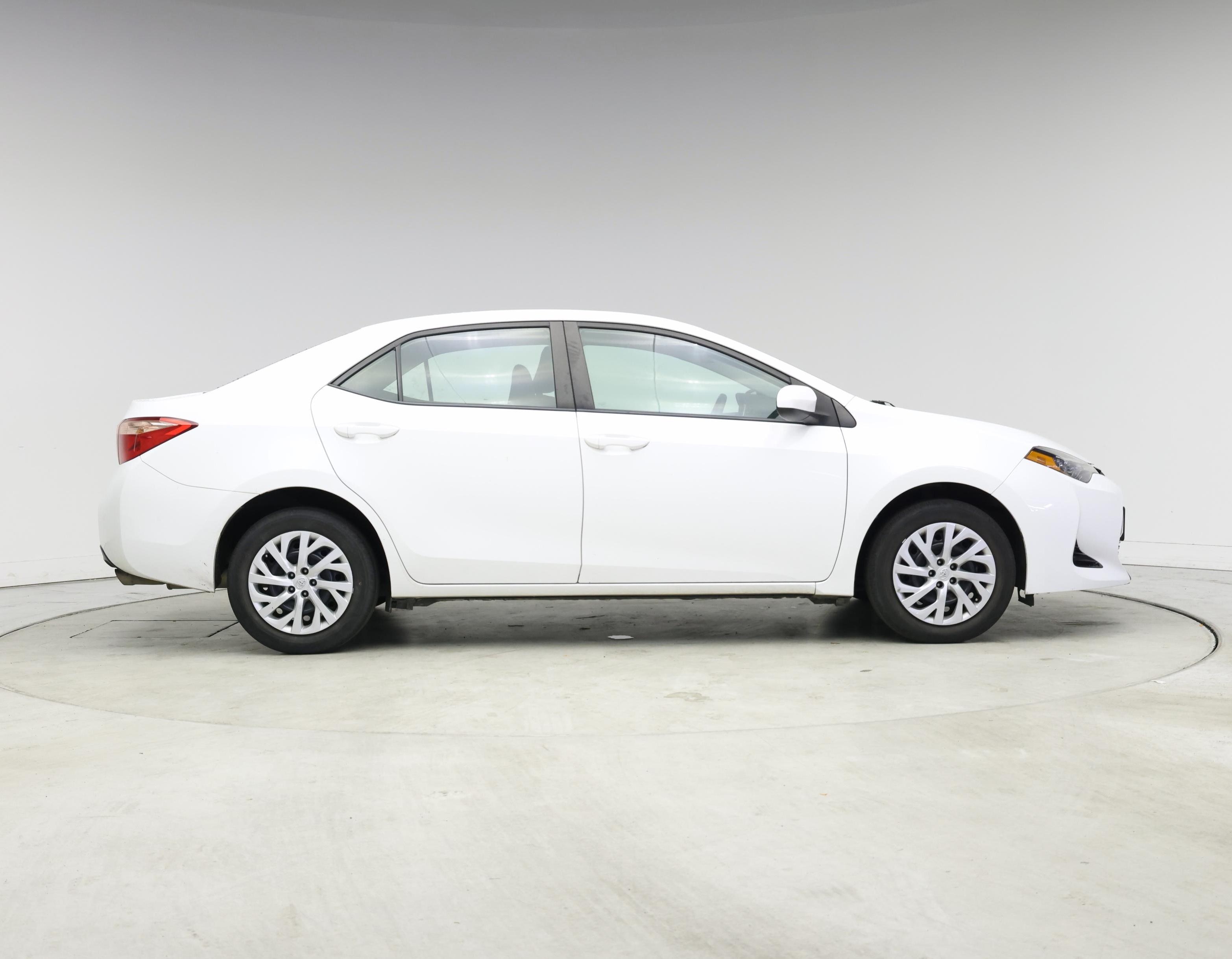 Thumbnail: 2018 Toyota Corolla - 7