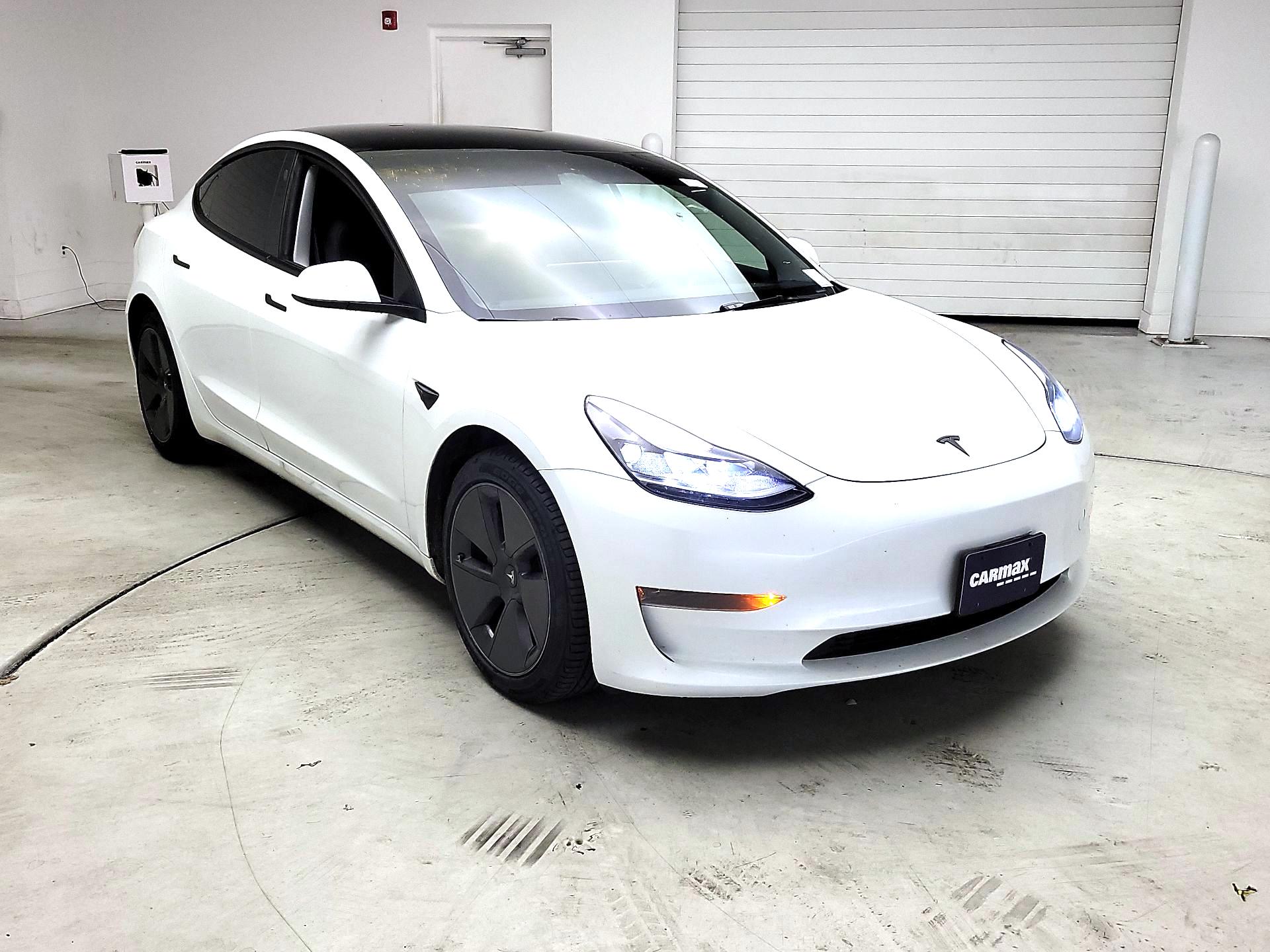 Thumbnail: 2023 Tesla Model 3 - 1