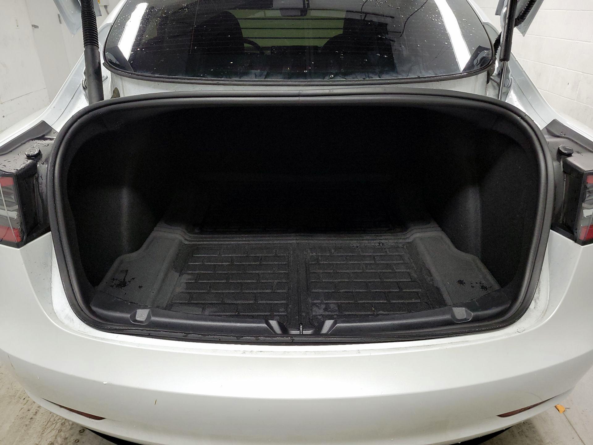 Thumbnail: 2023 Tesla Model 3 - 15